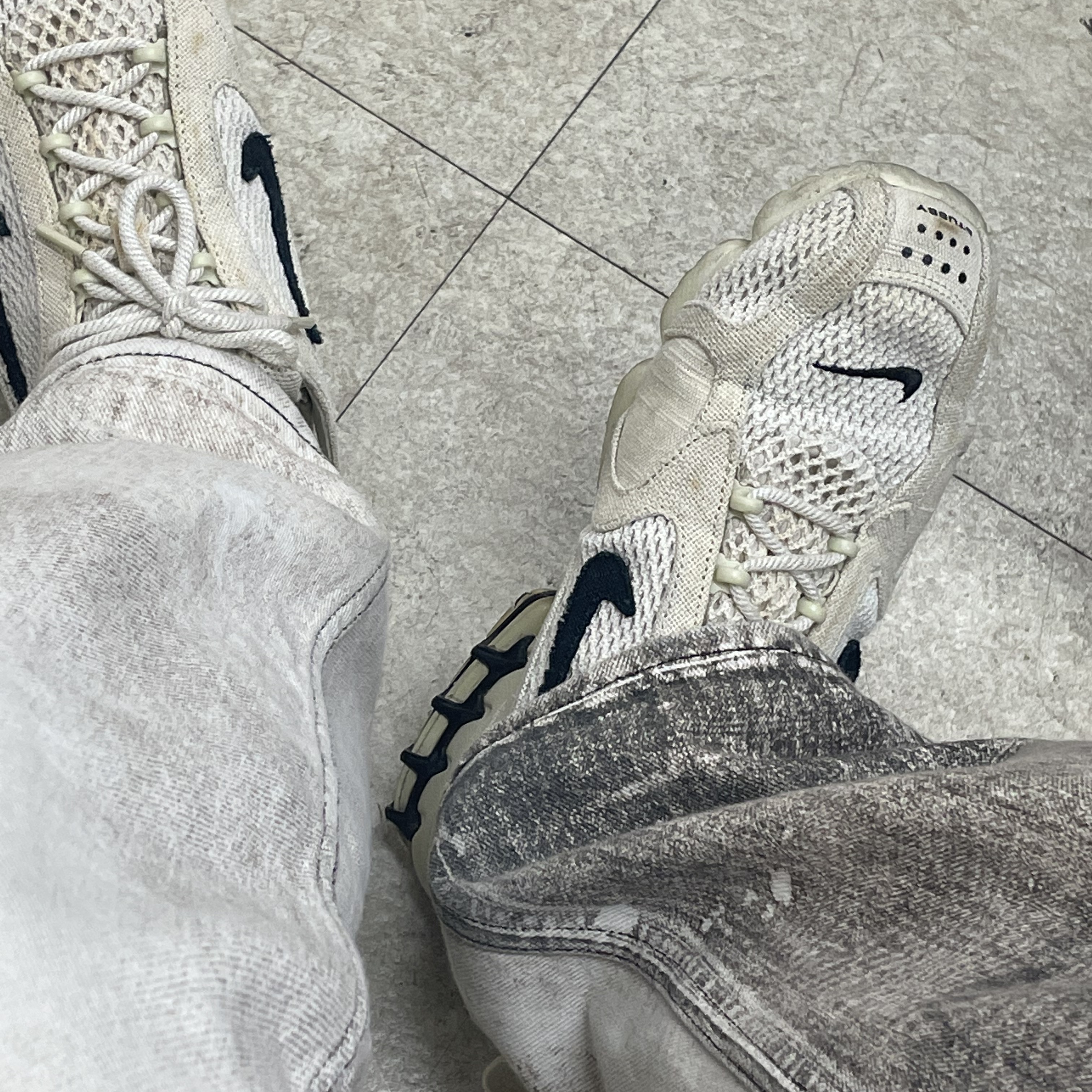 Nike x Stussy Air Zoom Spiridon Cage 2 Fossil, Our Legacy Third Cut Digital Denim Print 착용 스타일