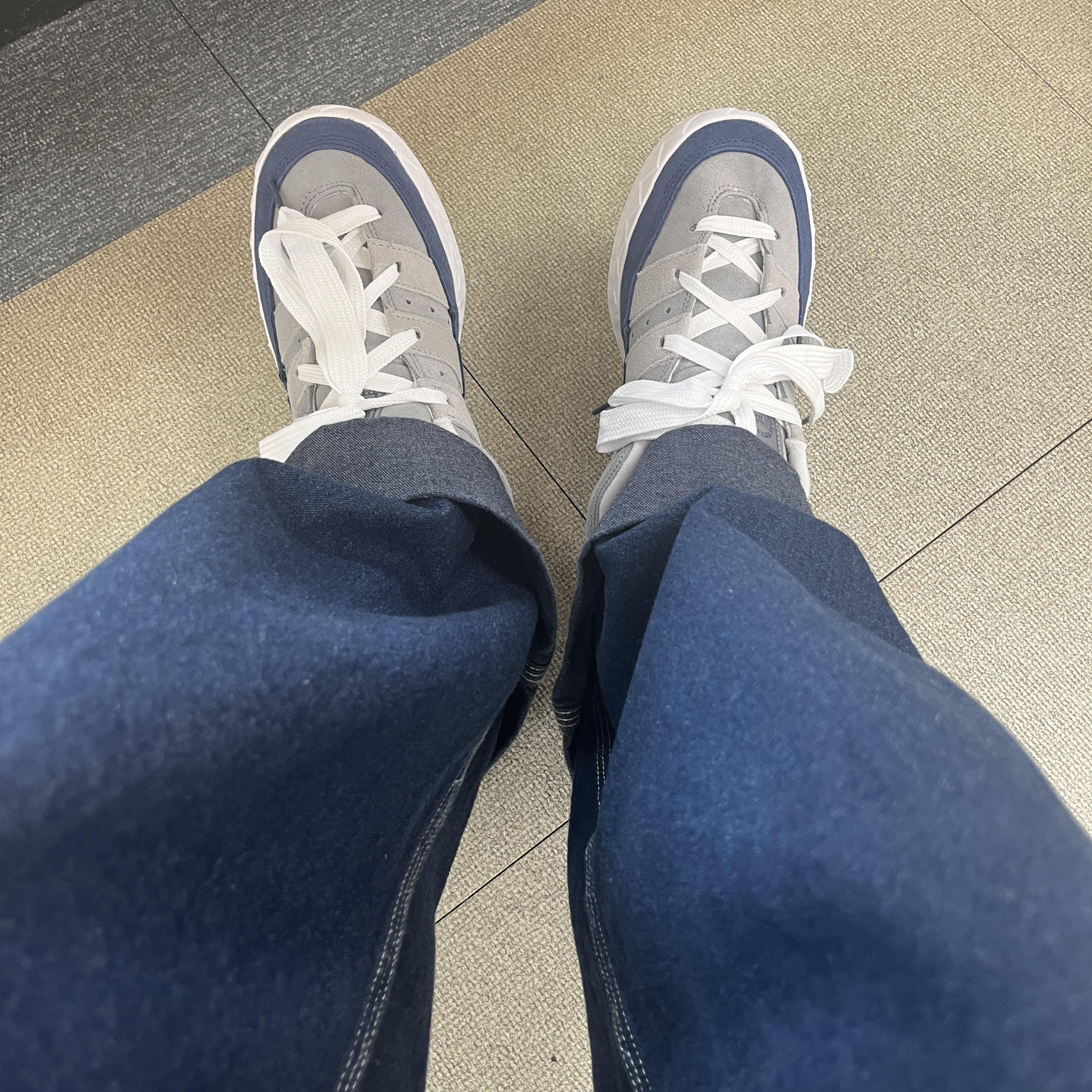 Adidas x Human Made Adimatic Gray 착용 스타일