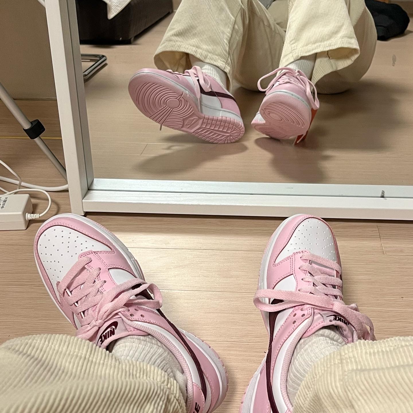 (GS) Nike Dunk Low Pink Foam 착용 스타일 - 1
