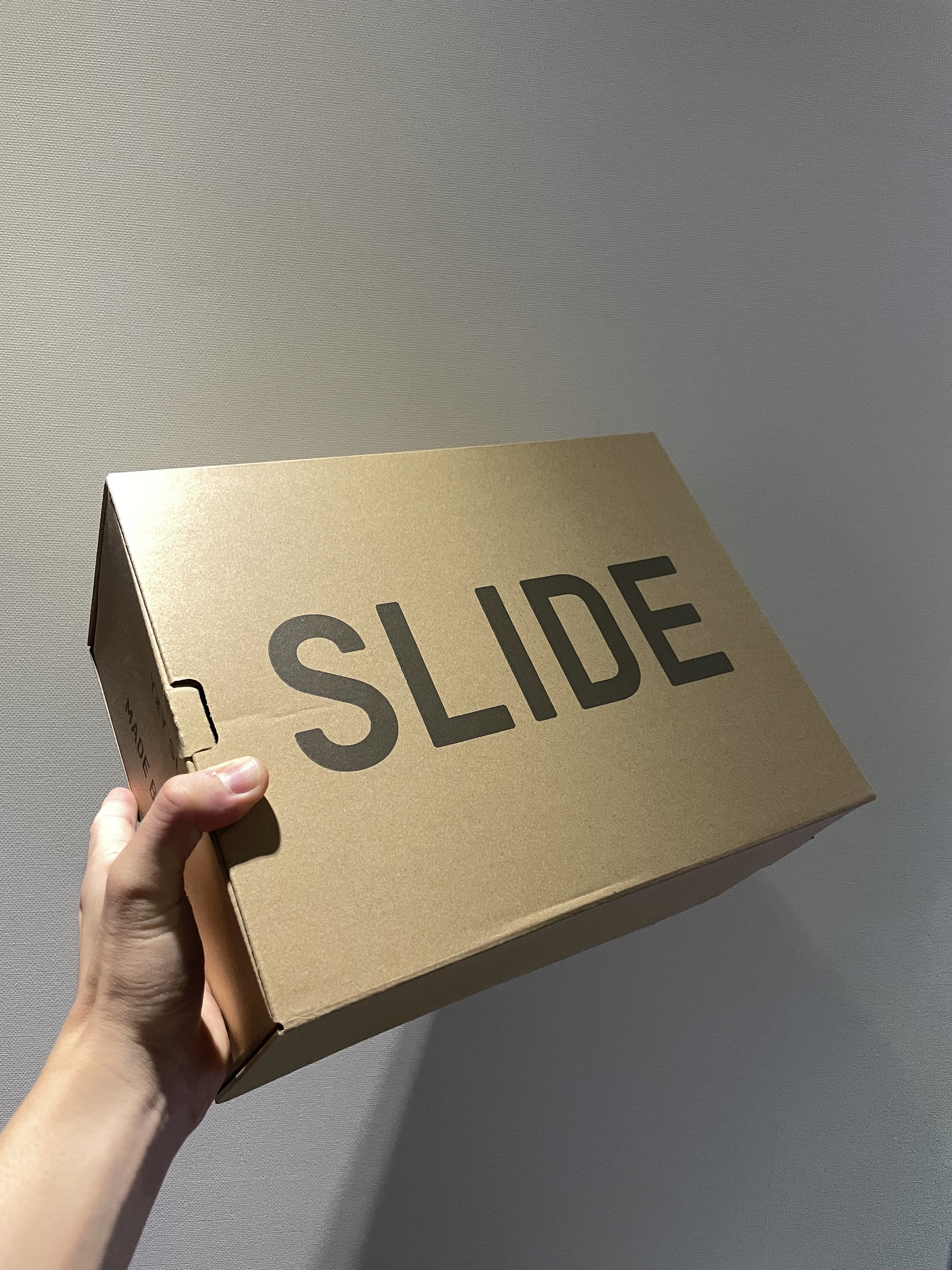 Adidas Yeezy Slide Glow Green 2022/2023 착용 스타일 - 5