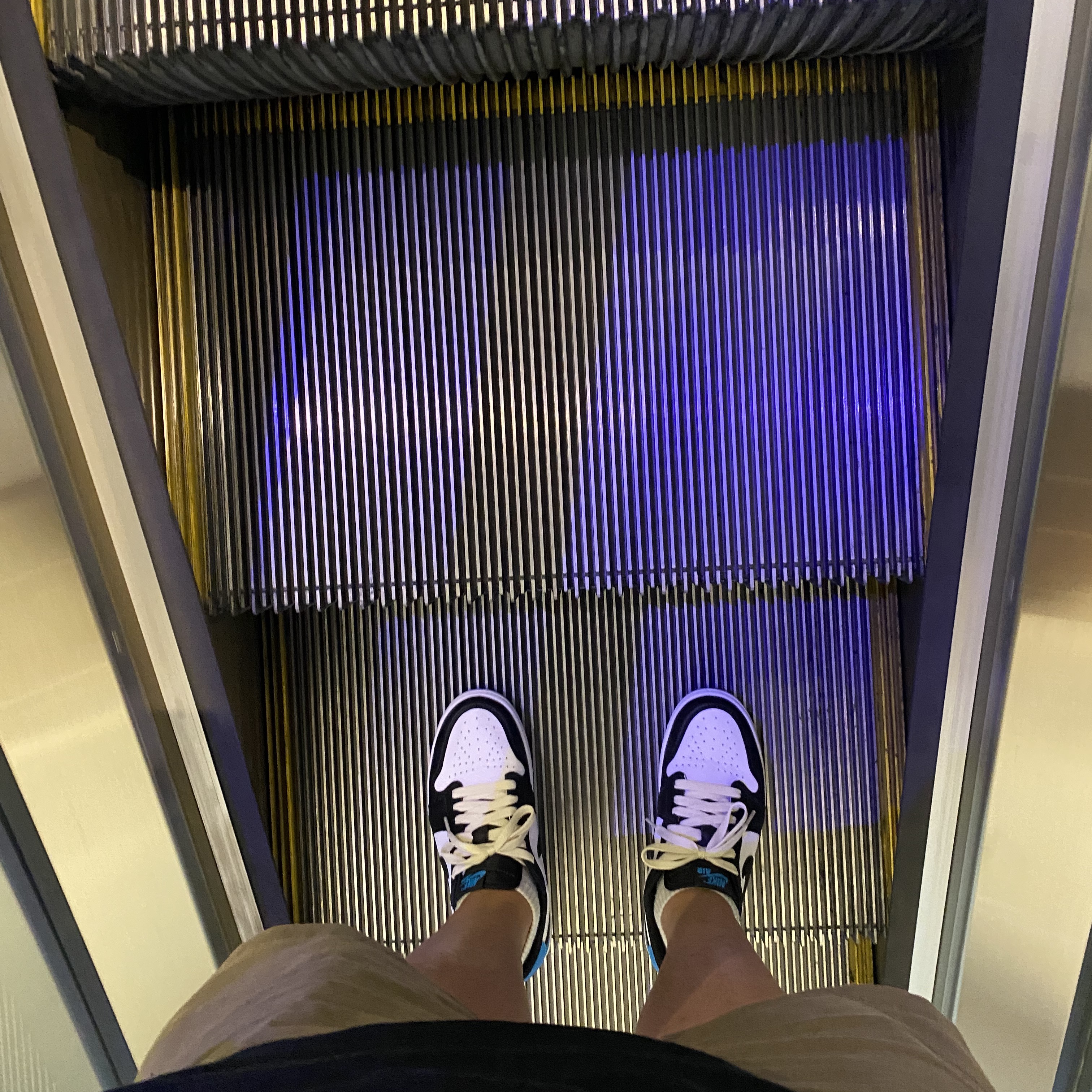(W) Jordan 1 Retro Low OG Black and Dark Powder Blue 착용 스타일