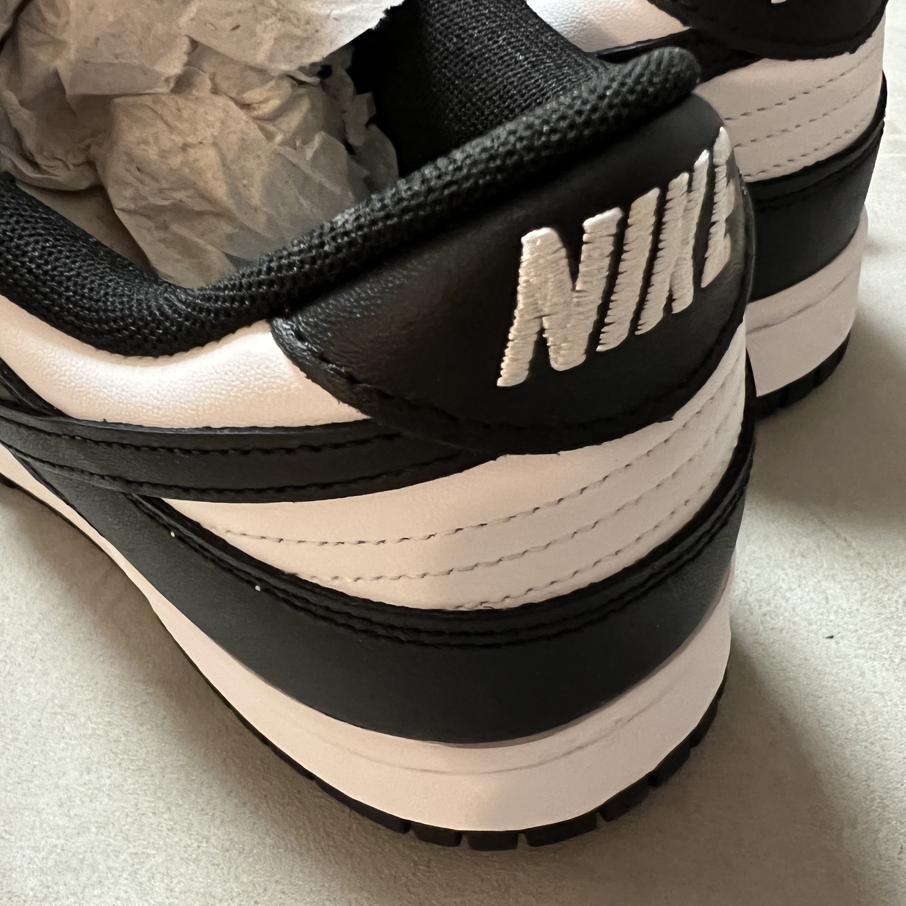 Nike Dunk Low Retro Black 착용 스타일 - 3