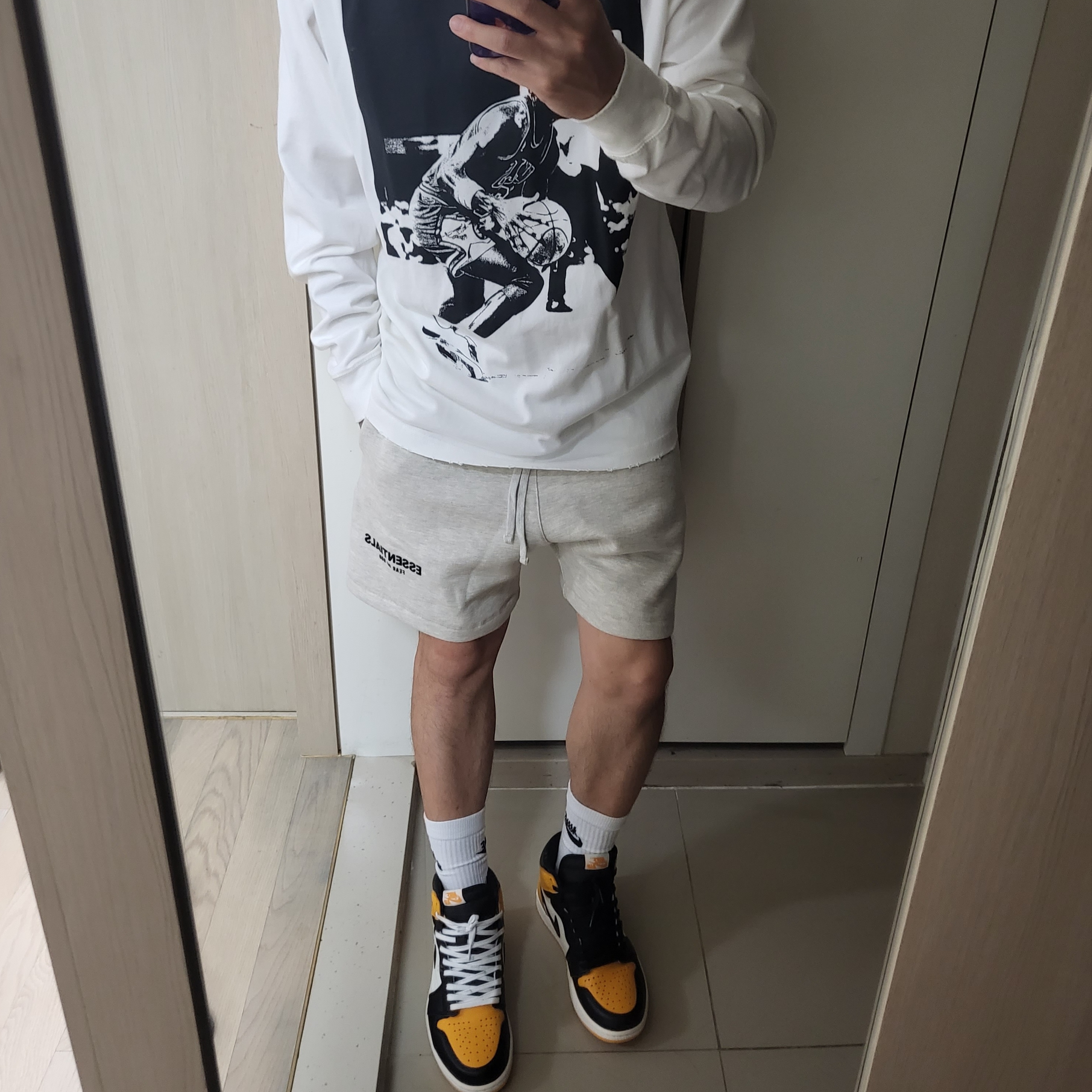 Jordan 1 Retro High OG Taxi 착용 스타일 - 1