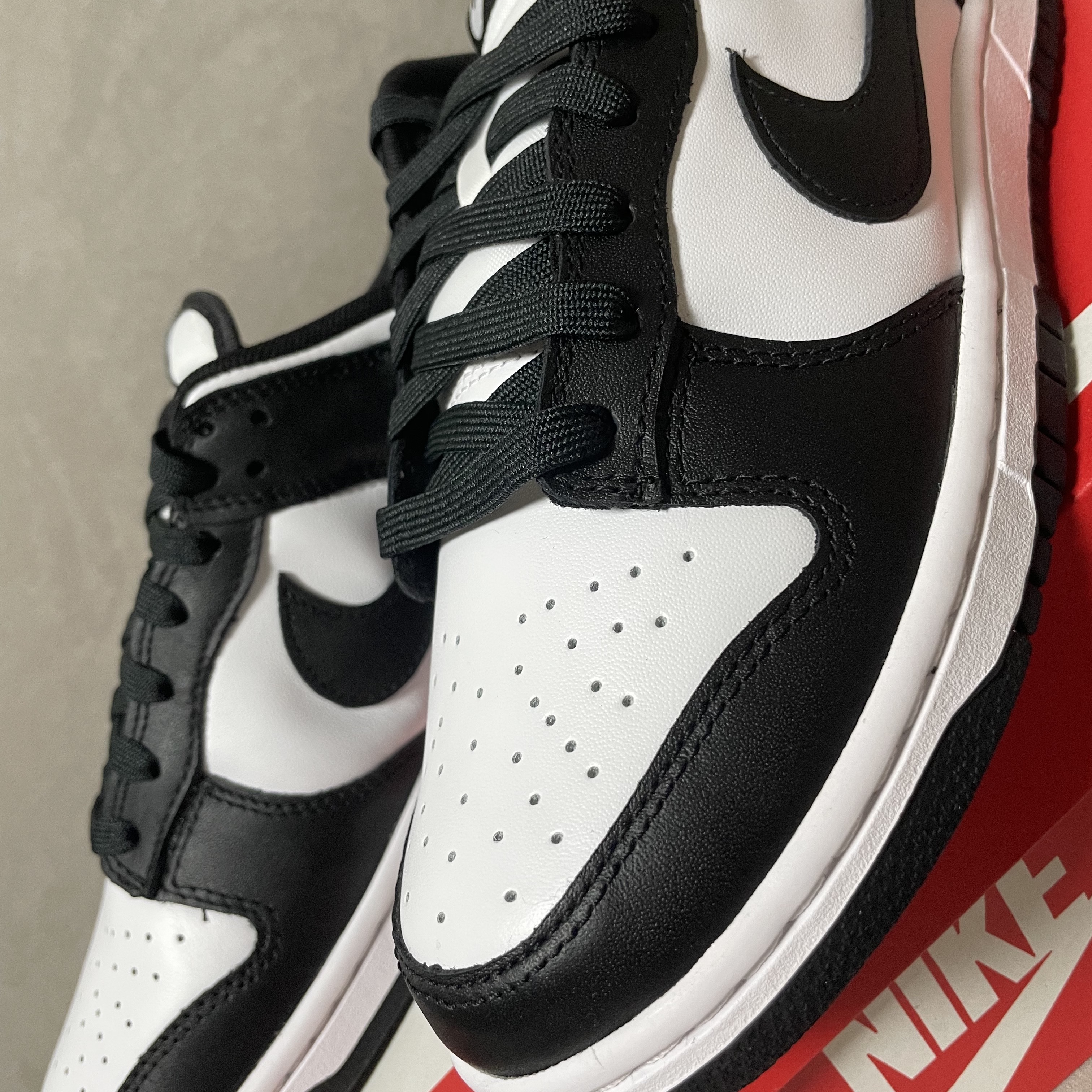 Nike Dunk Low Retro Black 착용 스타일 - 1