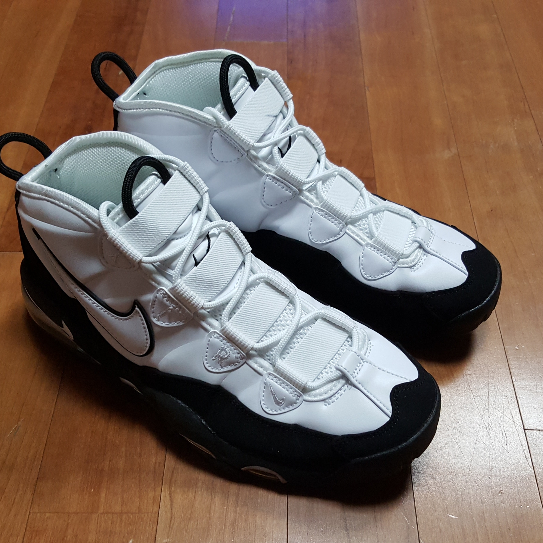 Nike Air Max Uptempo 95 White Black Teal 착용 스타일 - 2