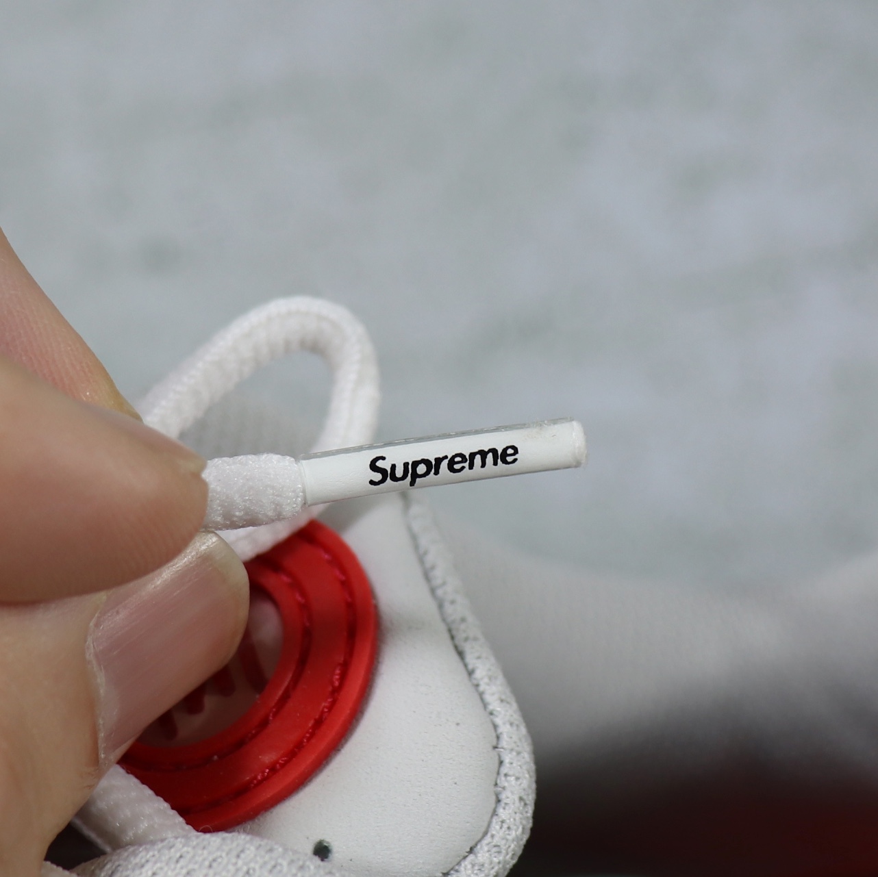 Nike x Supreme Shox Ride 2 SP White 착용 스타일 - 2