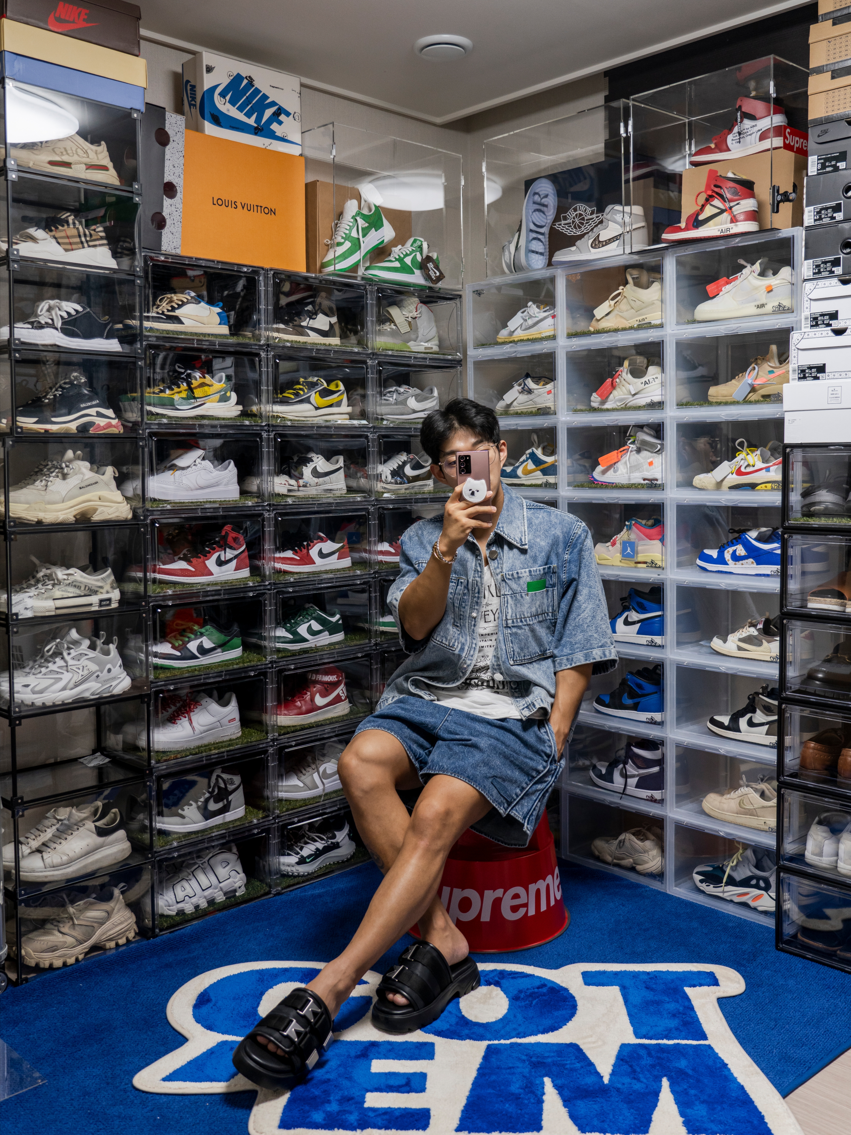 Louis Vuitton x Nike Air Force 1 Low by Virgil Abloh White Gym Green, Jordan 1 x Dior High OG 착용 스타일