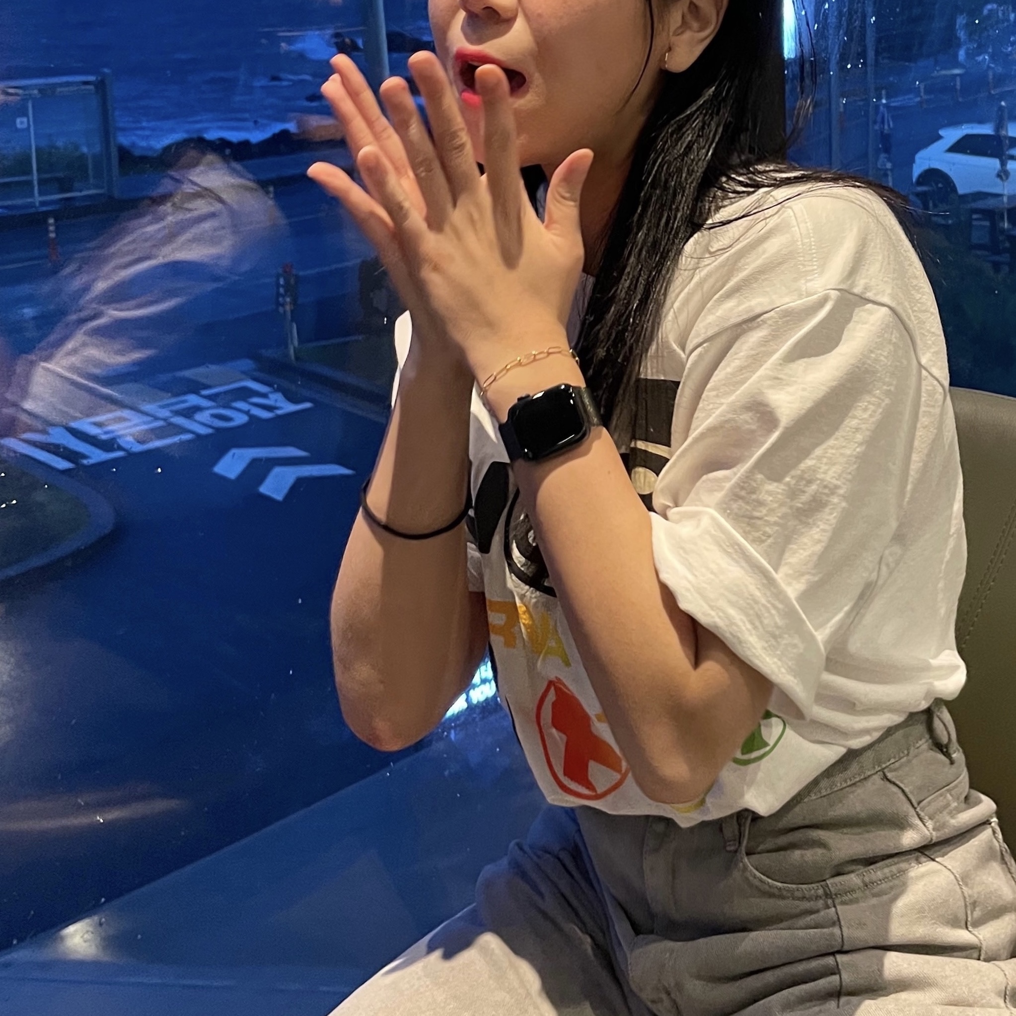 Apple Watch SE 40mm GPS Space Gray Aluminum Case with Sport Band Midnight (Korean Ver.), Stussy x Cactus Plant Flea Market International T-Shirt White 착용 스타일