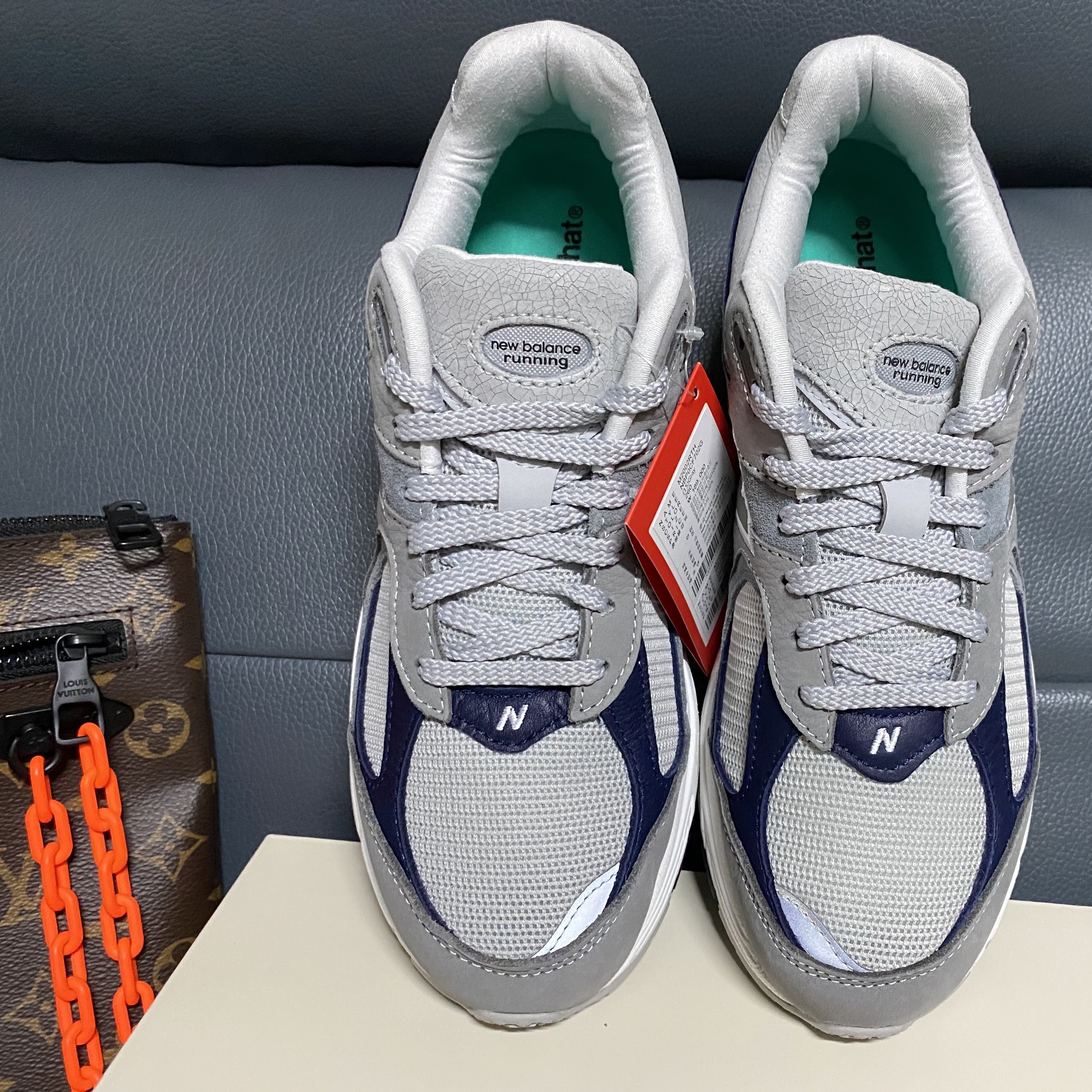 New Balance x Thisisneverthat 2002R 2022 Downtown Run 착용 스타일 - 2