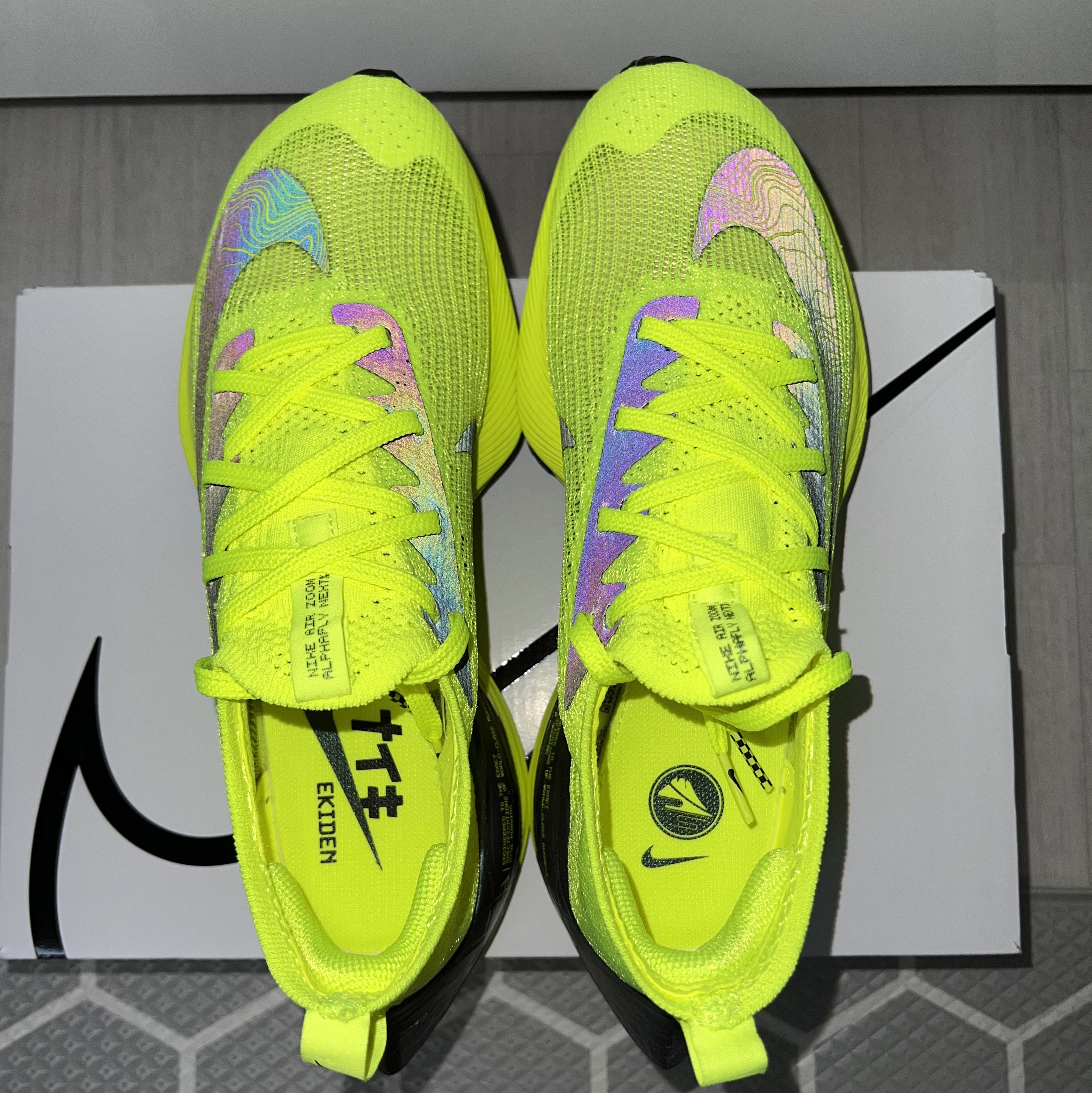 Nike Air Zoom Alphafly Next% Flyknit Volt 착용 스타일 - 1