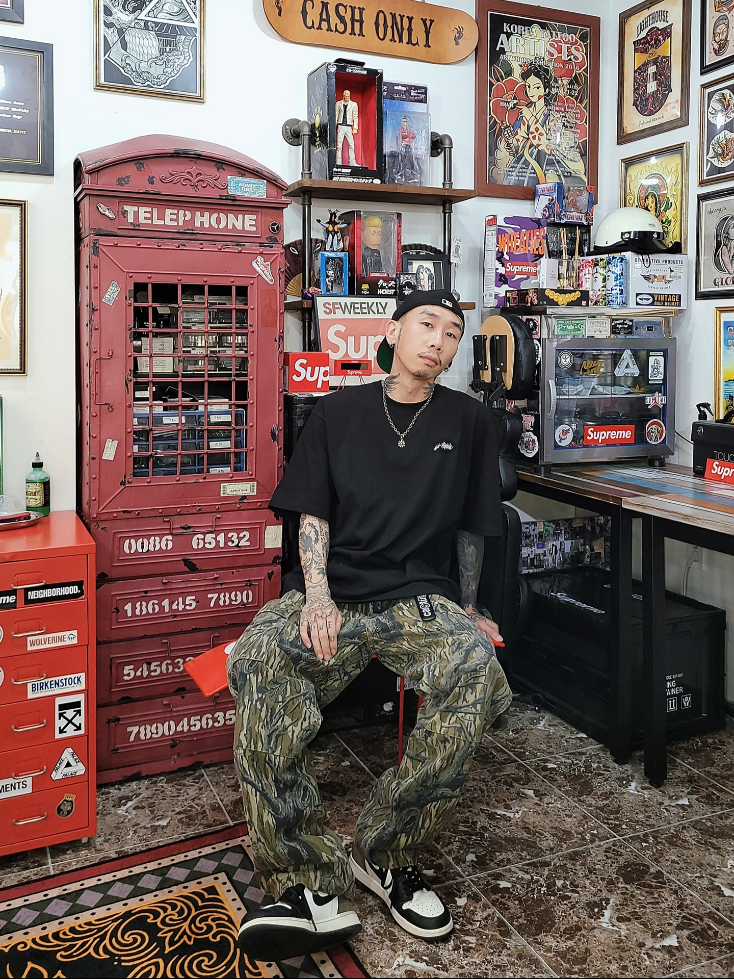 Essentials x New Era Sized Cap Black, Jordan 1 Retro High OG Black Mocha 착용 스타일 - 1