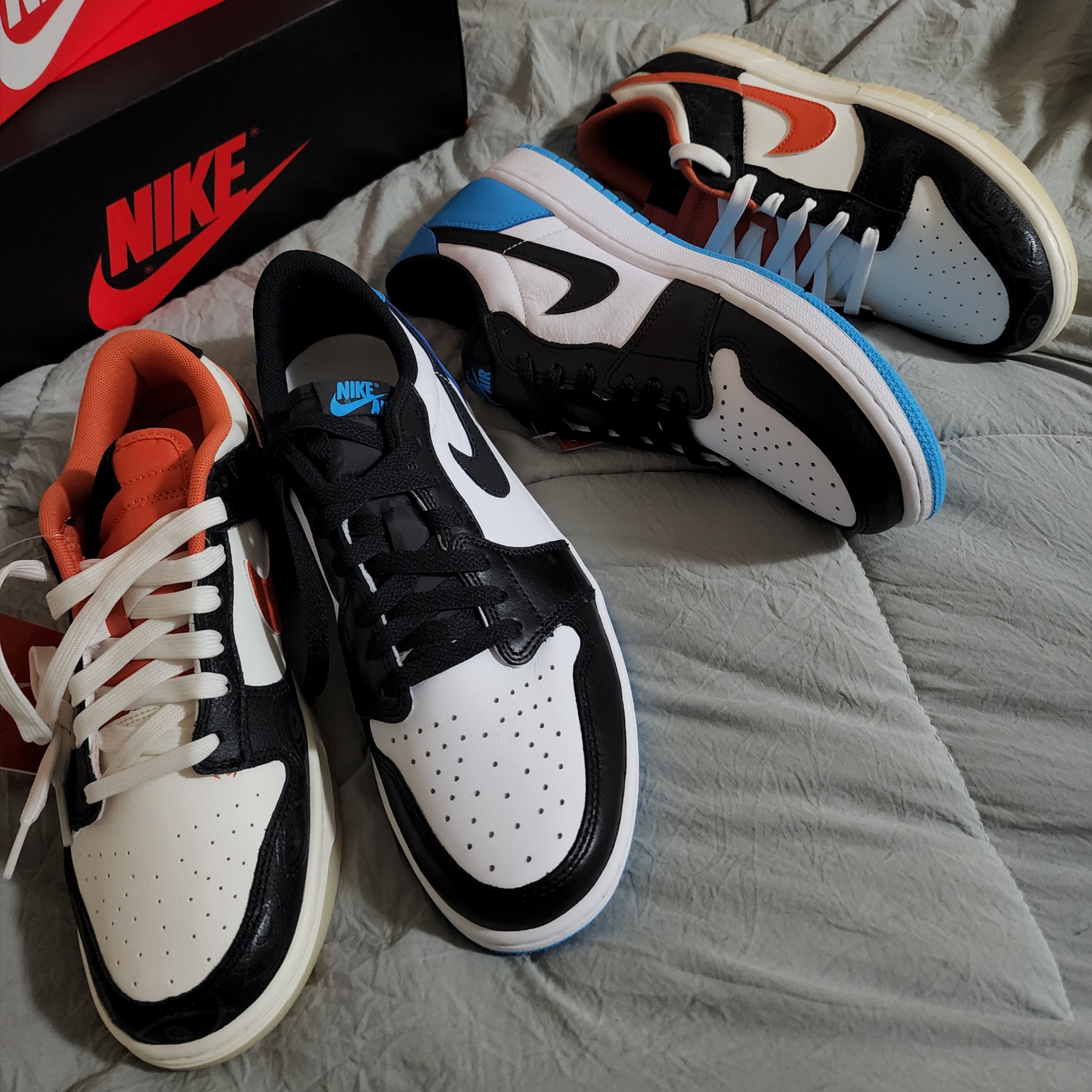 Jordan 1 Retro Low OG Black and Dark Powder Blue, Nike Dunk Low Retro PRM Halloween 착용 스타일 - 1