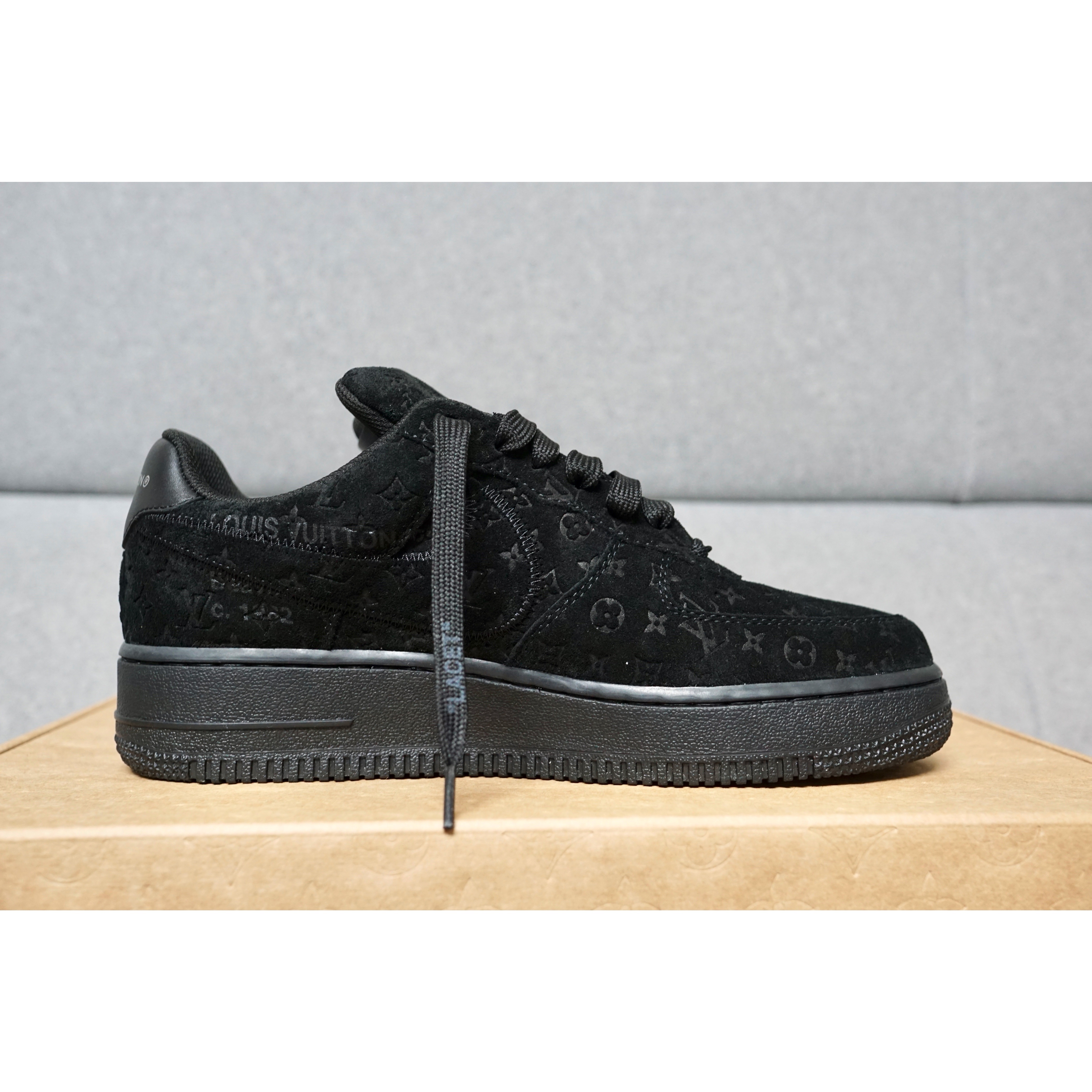 Louis Vuitton x Nike Air Force 1 Low by Virgil Abloh Black 착용 스타일 - 4