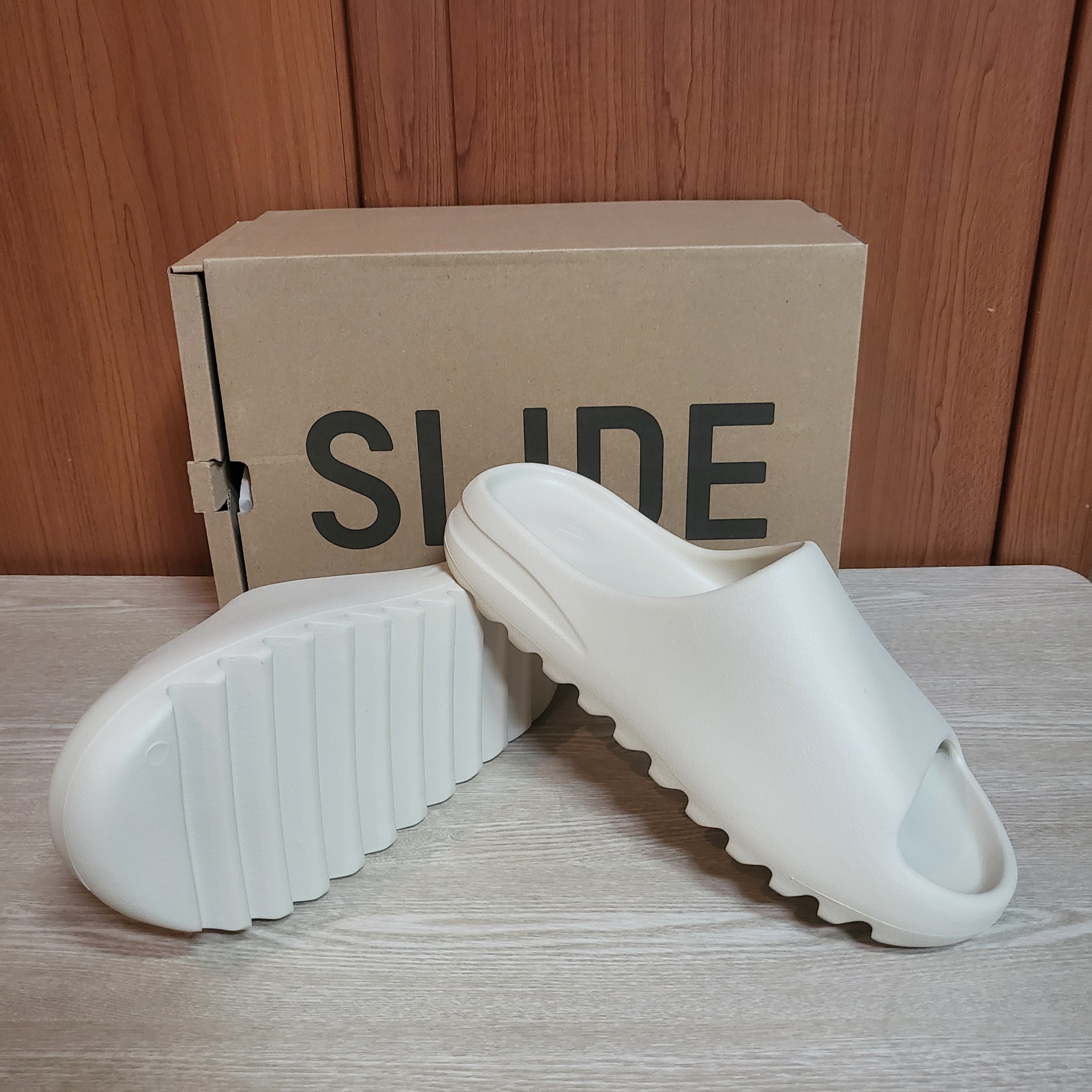Adidas Yeezy Slide Bone 2022/2023 착용 스타일