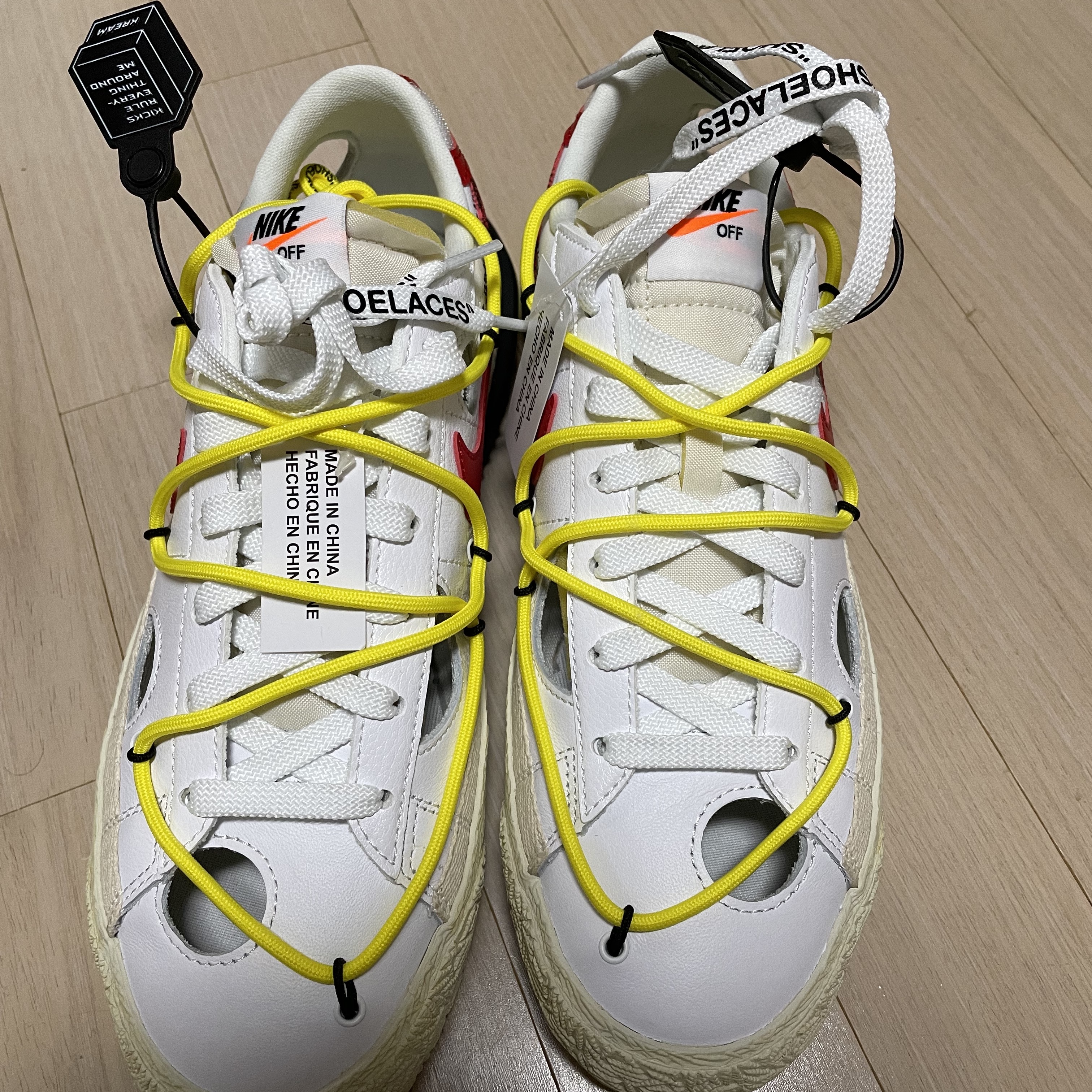 Nike x Off-White Blazer Low '77 White and University Red 착용 스타일