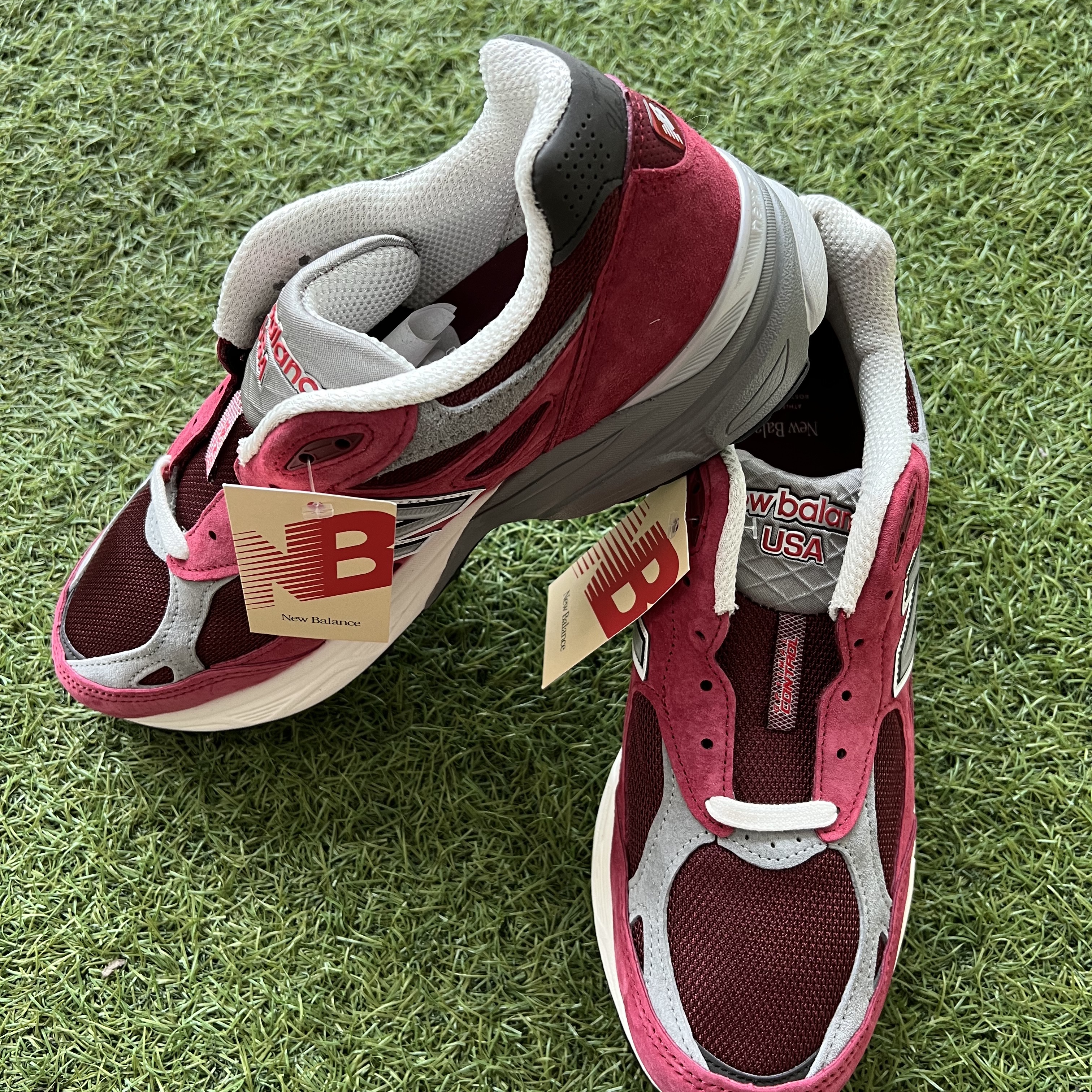 New Balance 990v3 Made in USA Scarlet Marblehead 착용 스타일 - 3