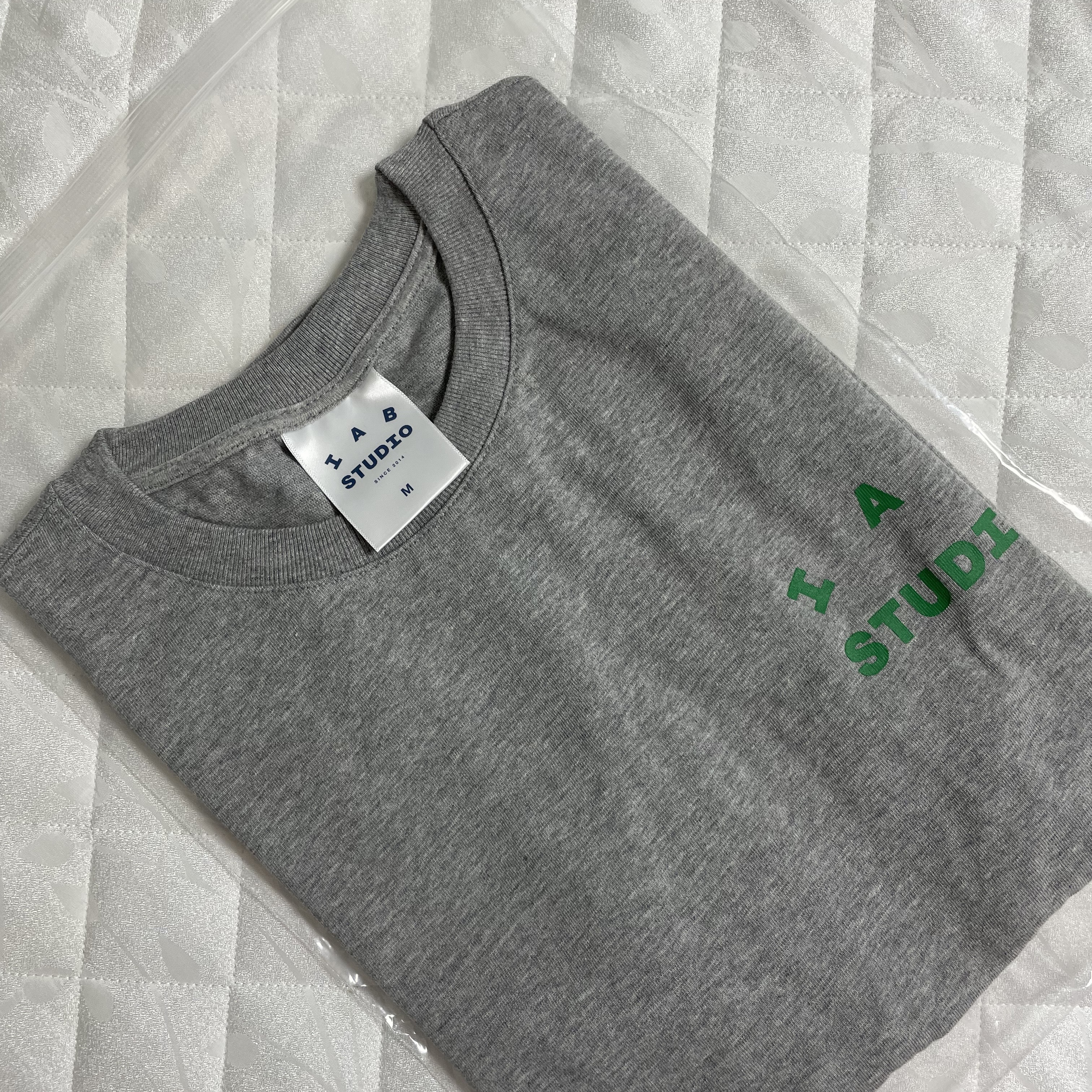 IAB Studio T-Shirt Gray Green - 22FW 착용 스타일 - 1