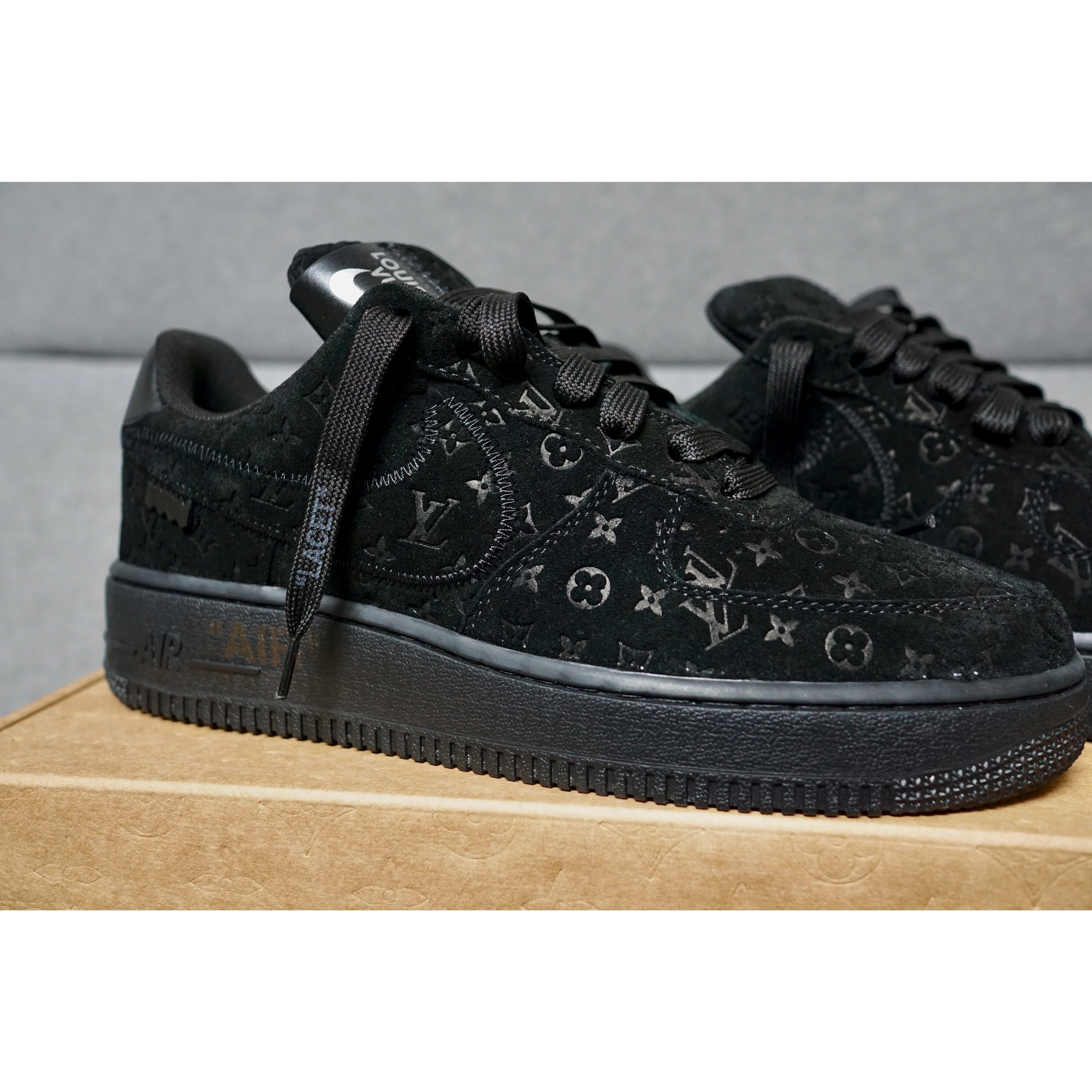 Louis Vuitton x Nike Air Force 1 Low by Virgil Abloh Black 착용 스타일 - 2