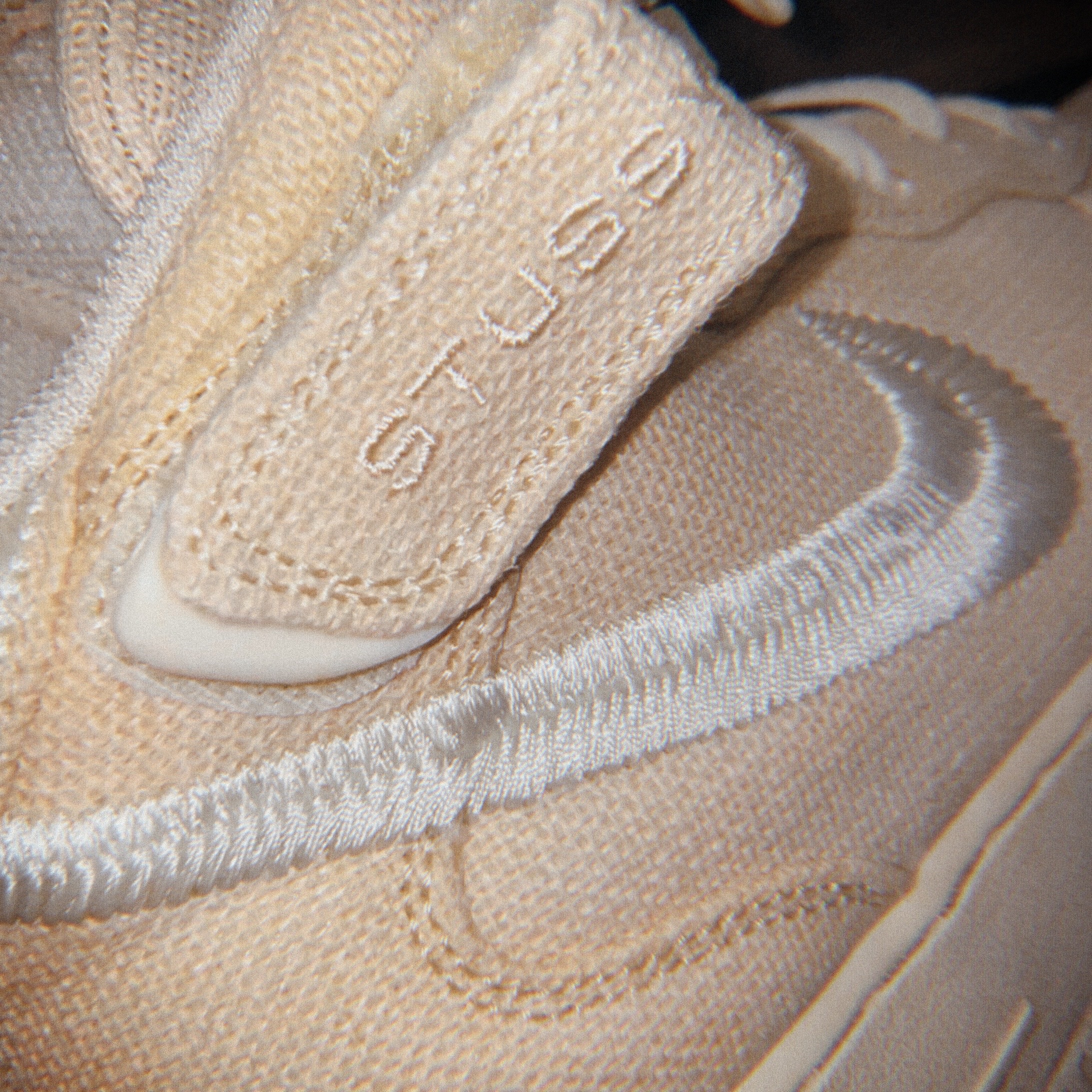 Nike x Stussy Air Force 1 '07 Mid SP Fossil 착용 스타일 - 4