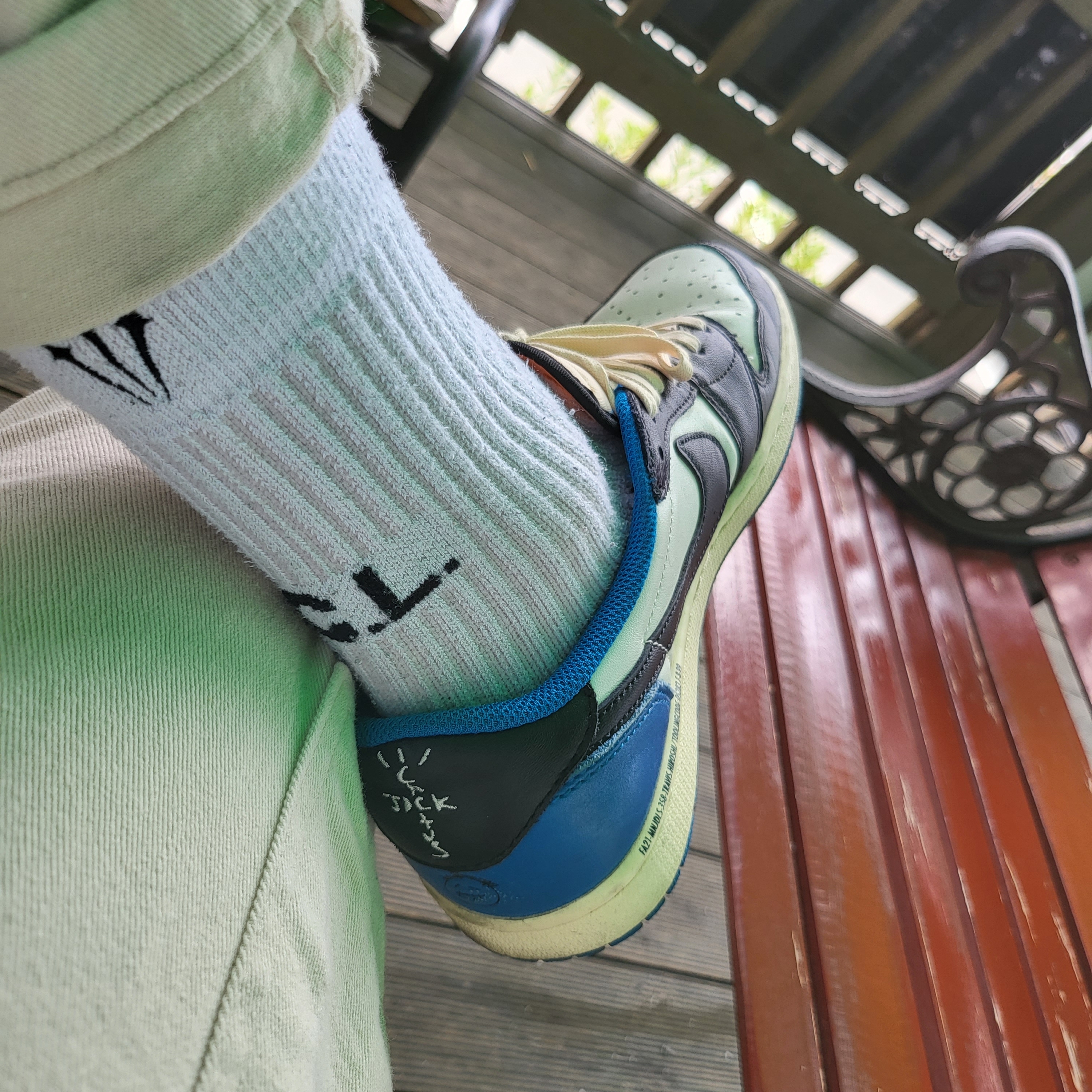Nike x Drake Nocta Socks White (3 Pack), Jordan 1 x Travis Scott x Fragment Retro Low OG SP Military Blue 착용 스타일