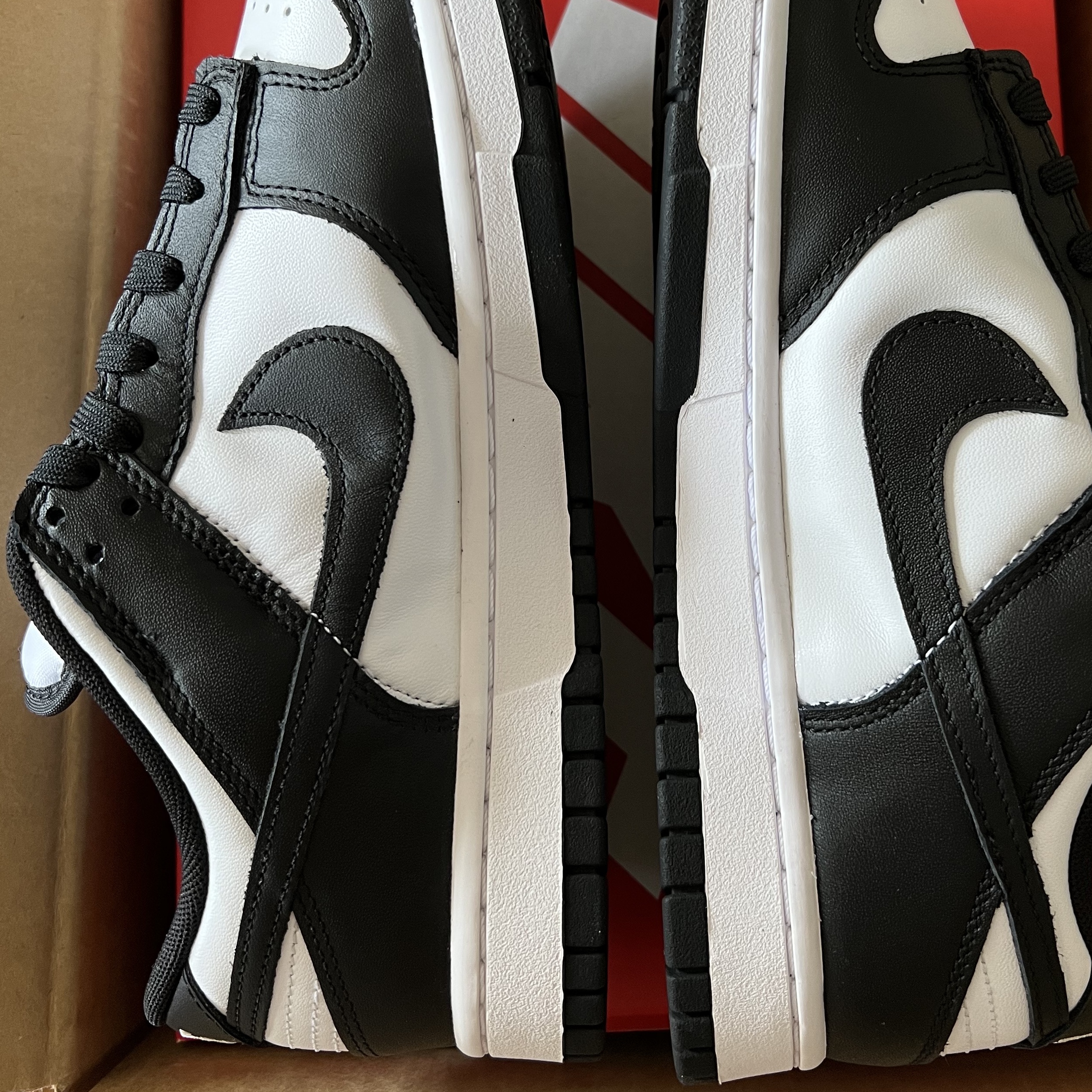 Nike Dunk Low Retro Black 착용 스타일 - 1
