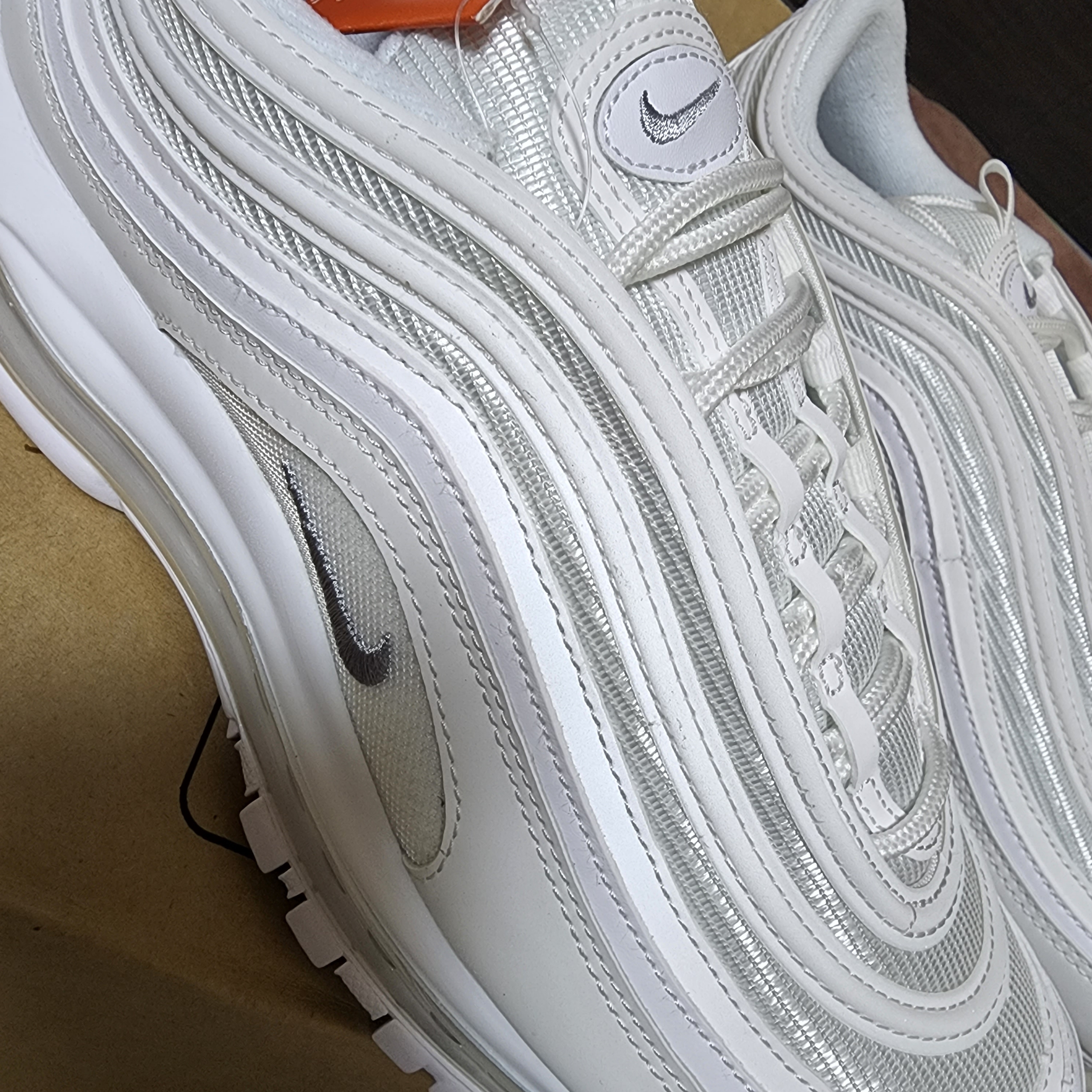 Nike Air Max 97 Triple White Wolf Grey 착용 스타일 - 1