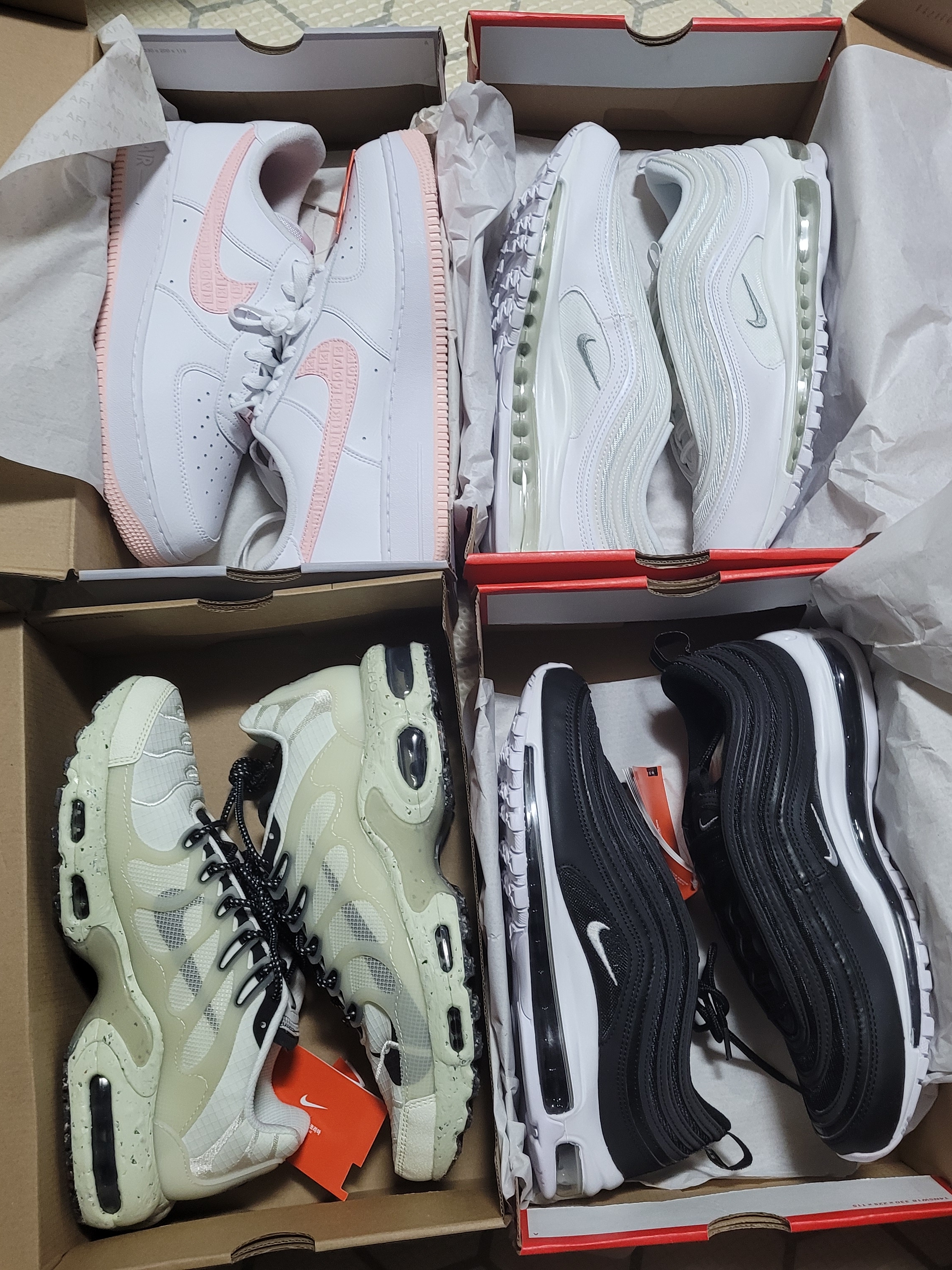 Nike Air Max 97 Triple White Wolf Grey, Nike Air Max 97 Black White 착용 스타일