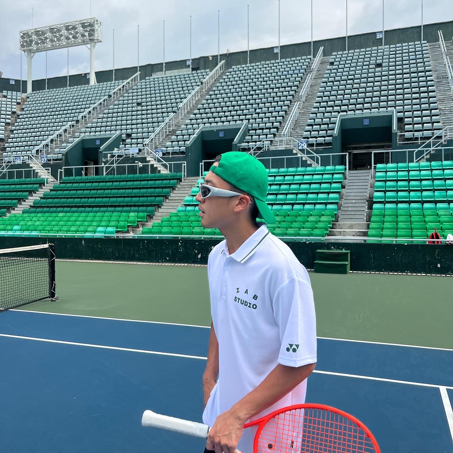 IAB Studio x Yonex Game Shirt White 착용 스타일 - 1