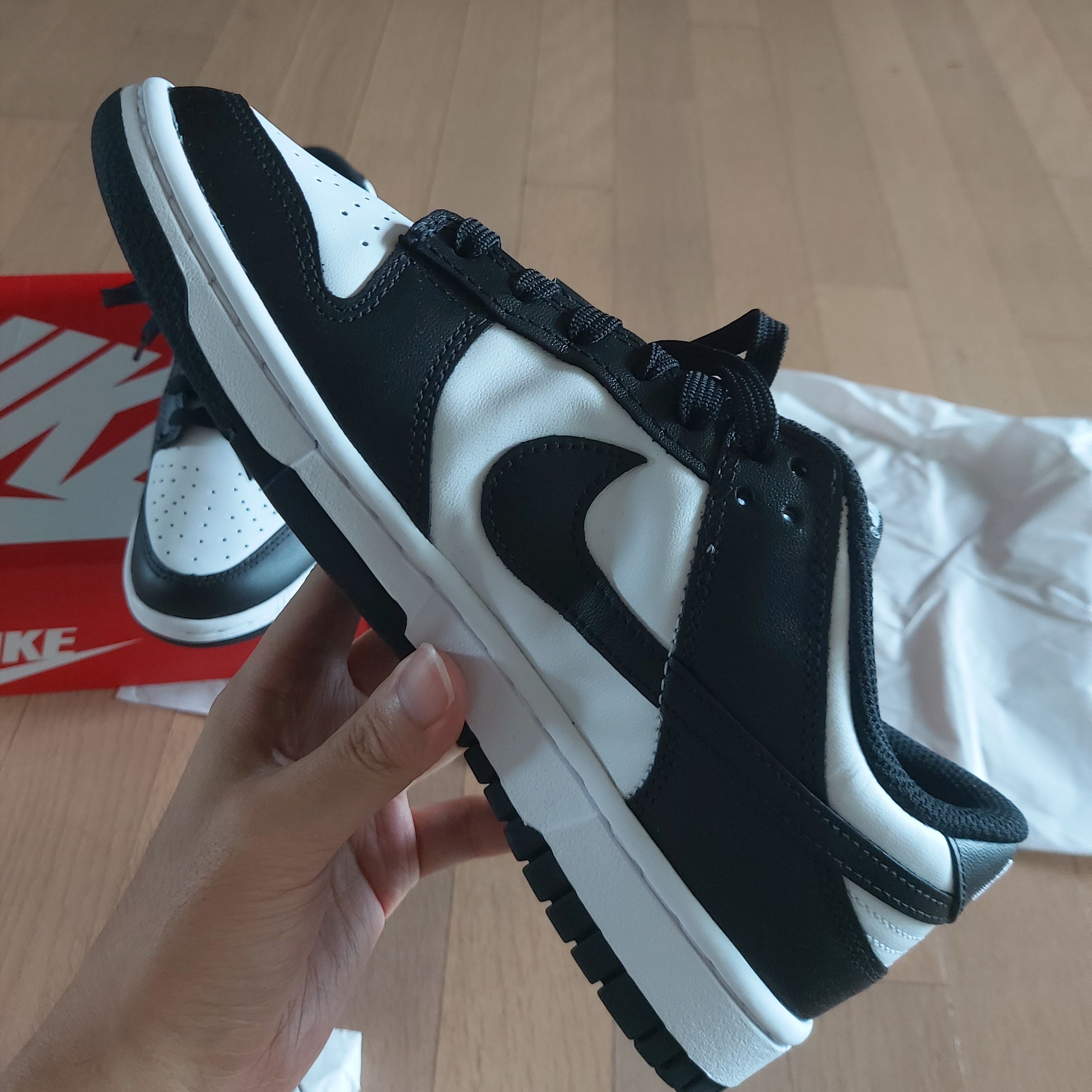 (W) Nike Dunk Low Black 착용 스타일 - 3