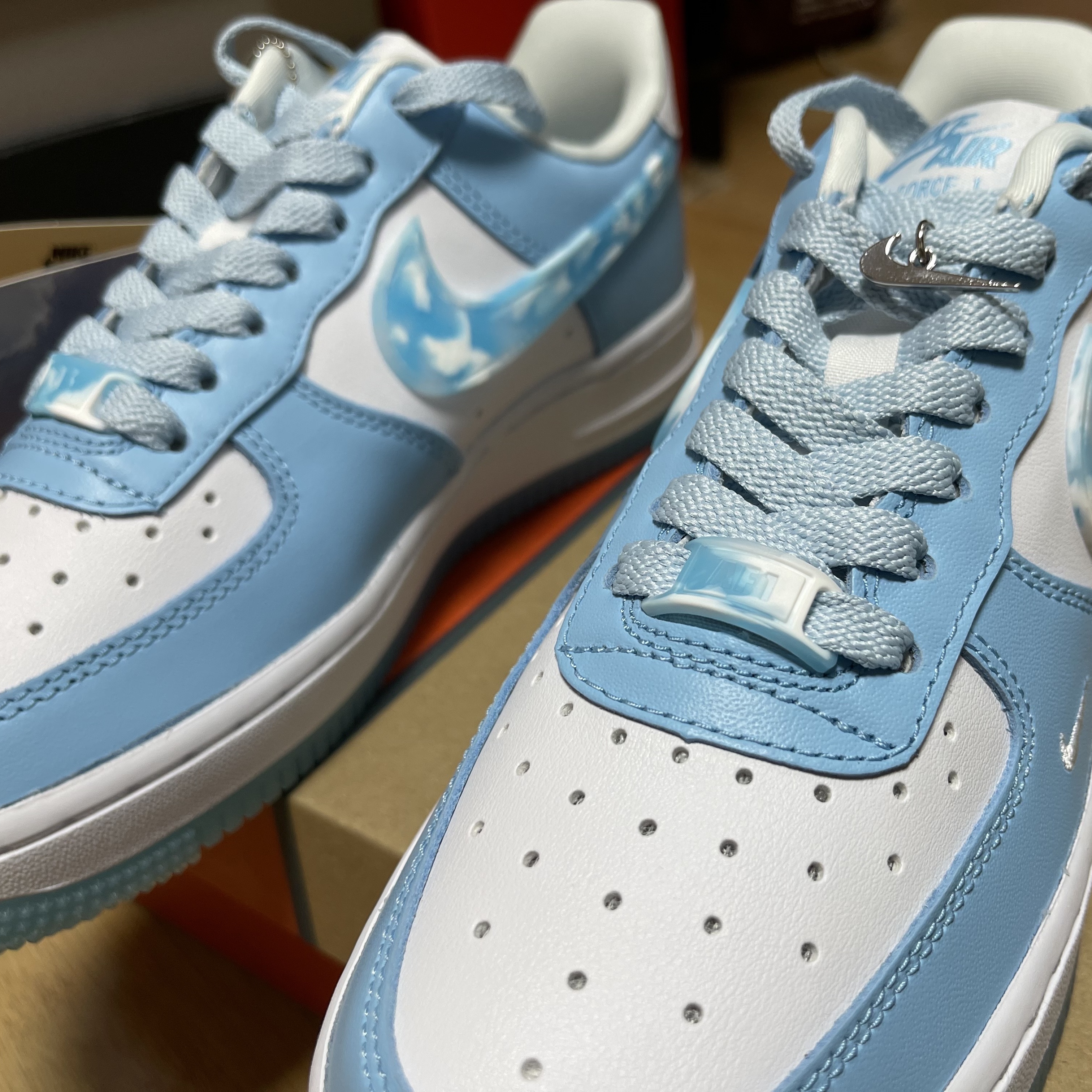 (W) Nike Air Force 1 '07 LX Celestine Blue 착용 스타일 - 3