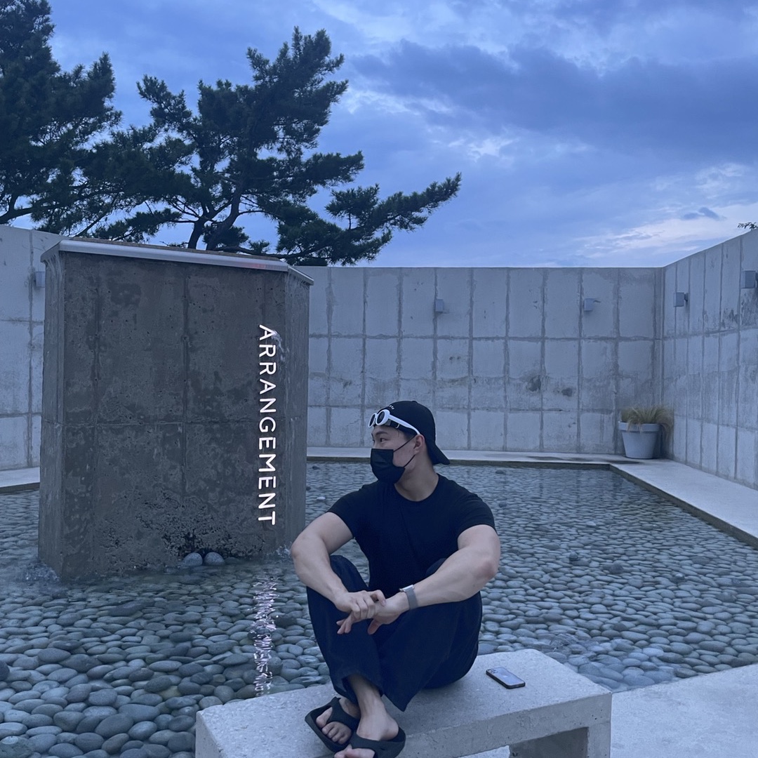 Oofos OOriginal Black 착용 스타일