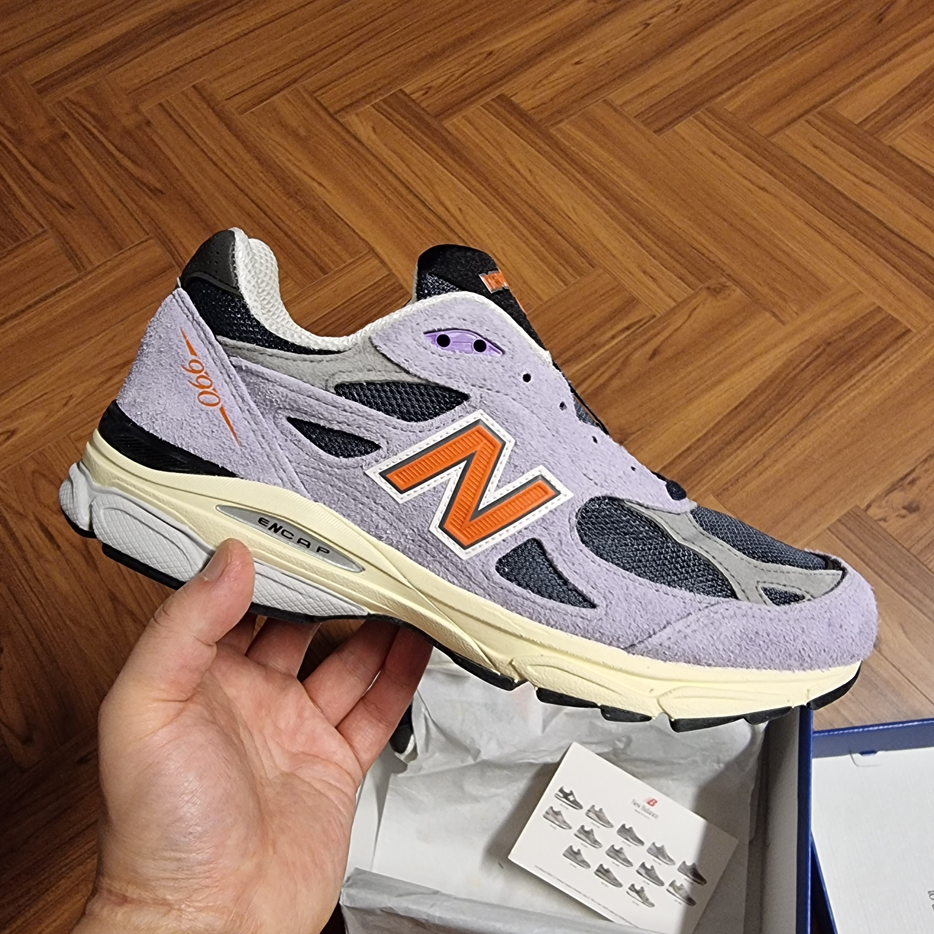 New Balance 990v3 Made in USA Raw Amethyst 착용 스타일 - 2