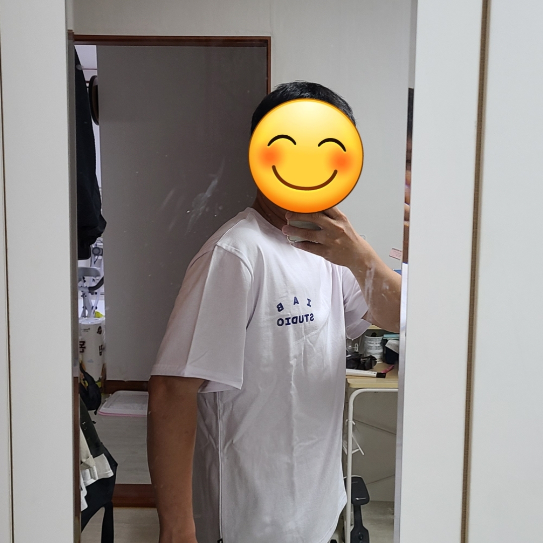 IAB Studio T-Shirt White Navy - 22FW 착용 스타일 - 2