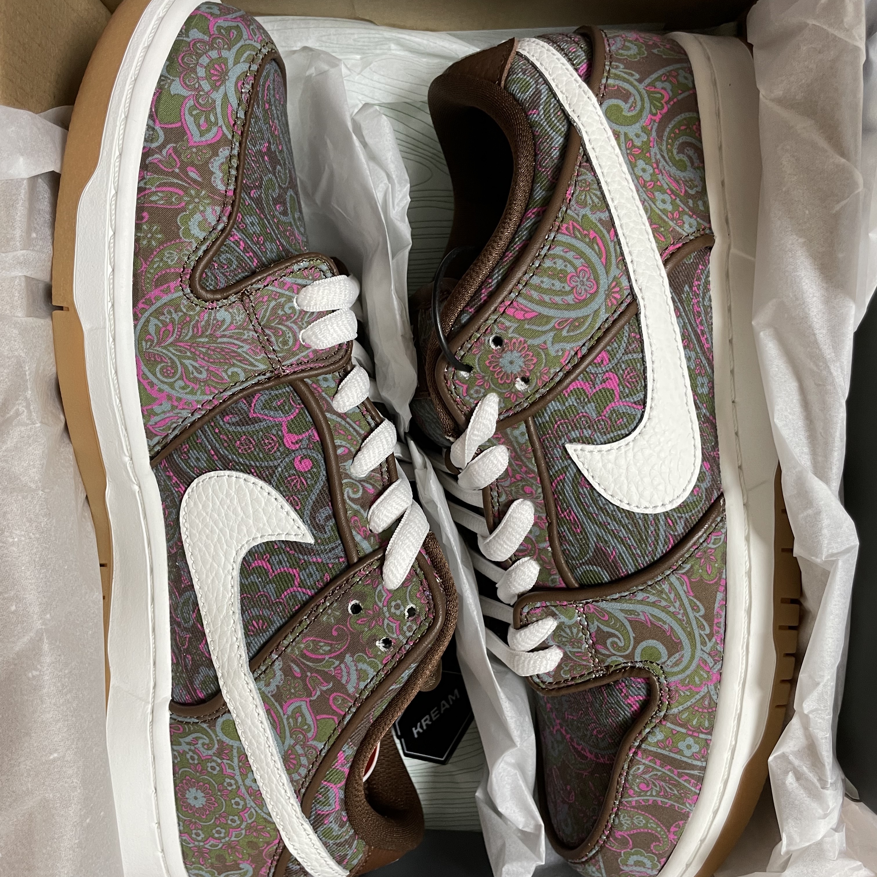 Nike SB Dunk Low Pro Premium Paisley 착용 스타일
