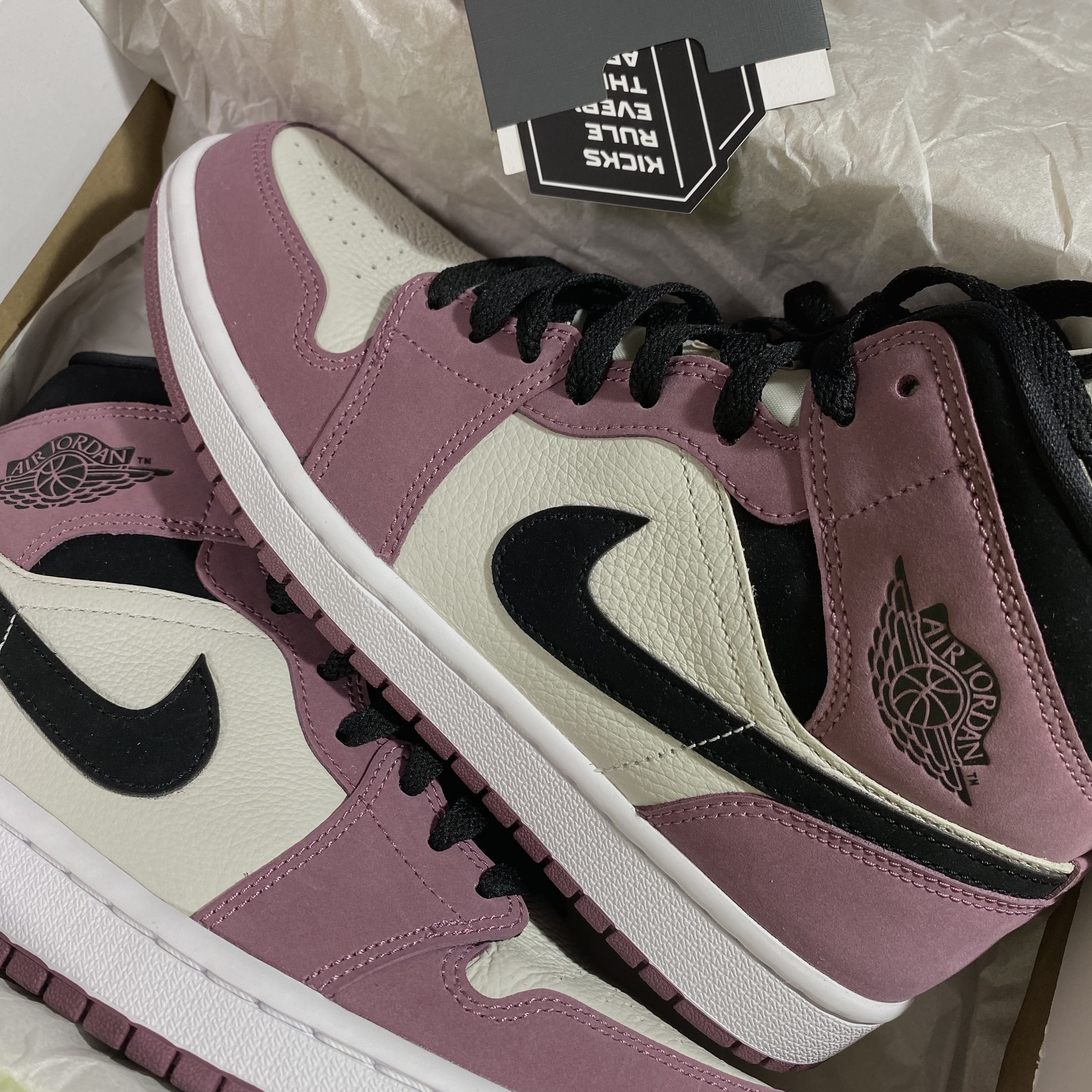 (W) Jordan 1 Mid SE Light Mulberry 착용 스타일