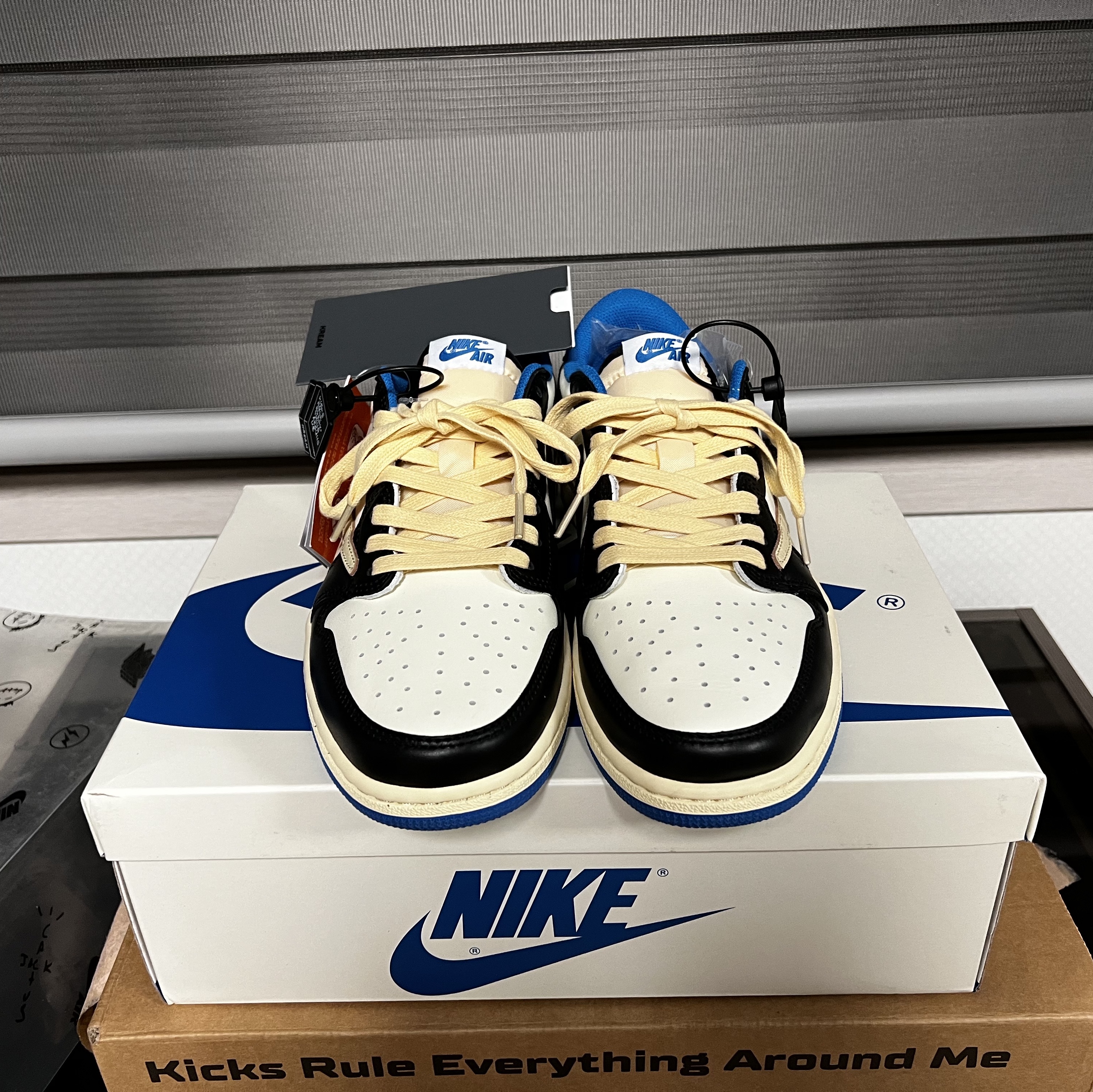 Jordan 1 x Travis Scott x Fragment Retro Low OG SP Military Blue 착용 스타일