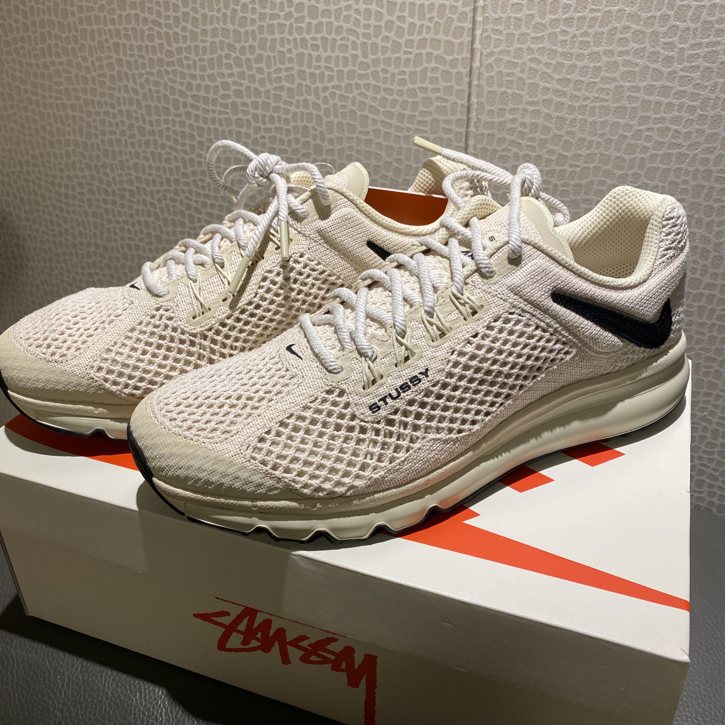 Nike x Stussy Air Max 2013 Fossil 착용 스타일 - 1