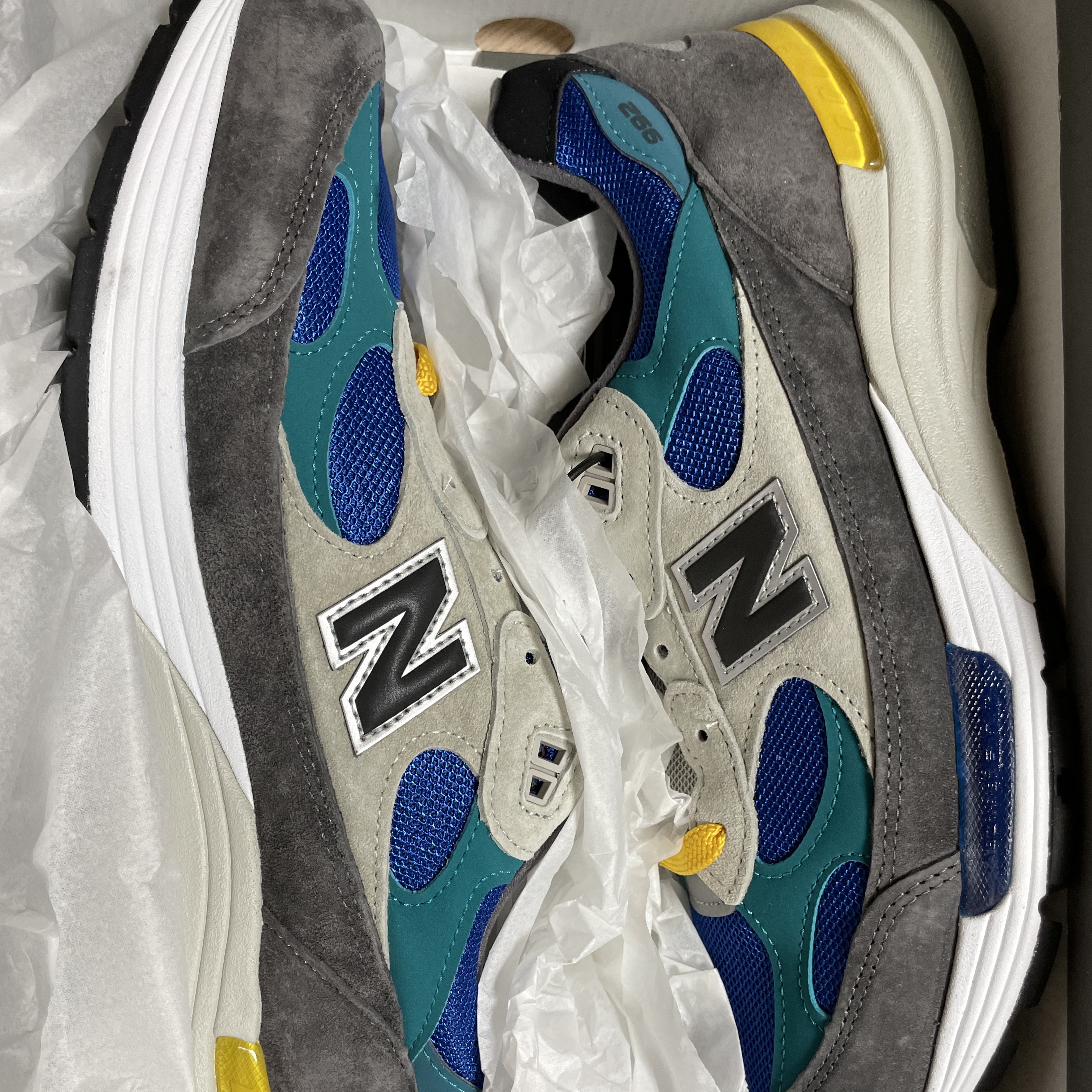 New Balance x Billy's 992 Made in USA Grey Blue Teal 착용 스타일