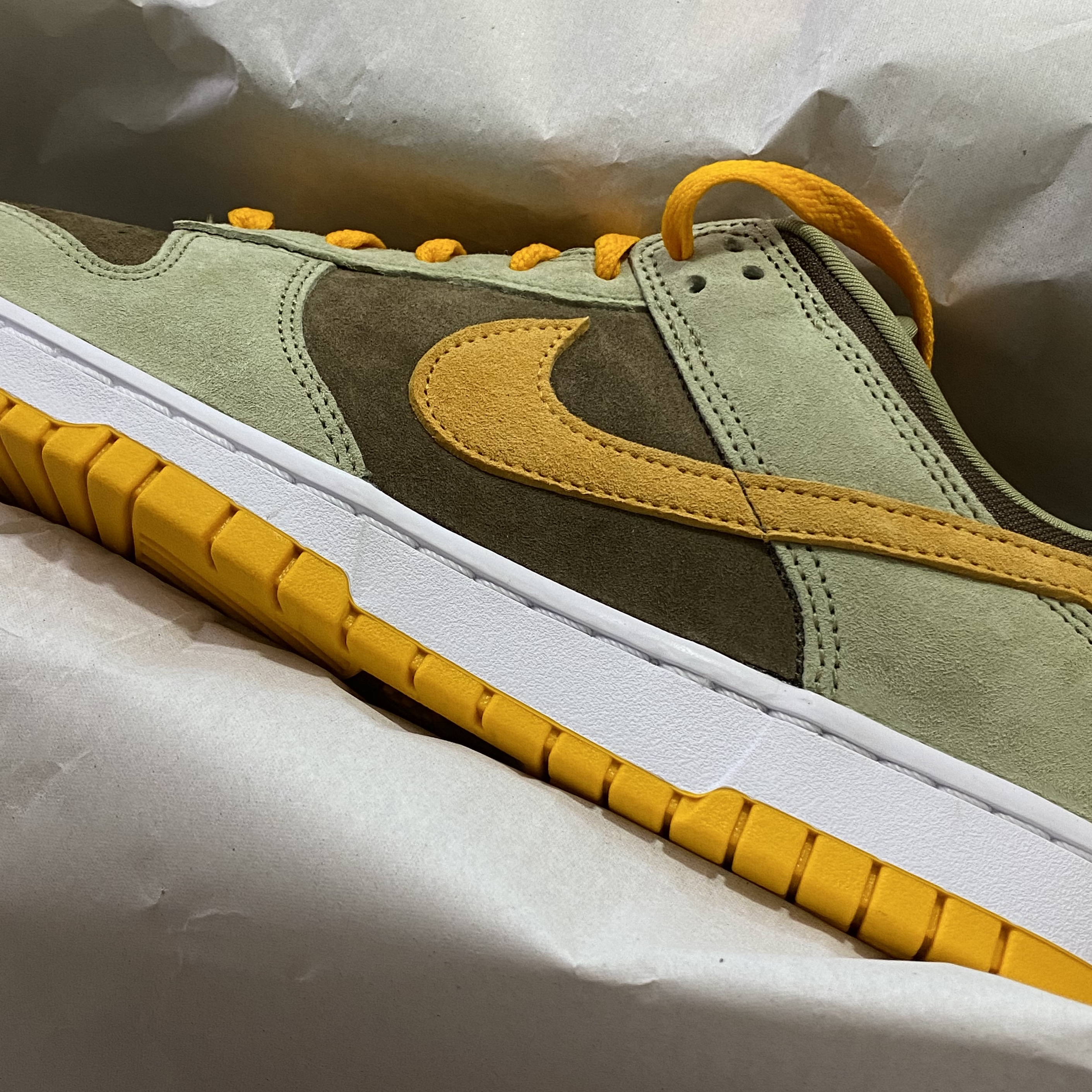 Nike Dunk Low SE Dusty Olive 착용 스타일