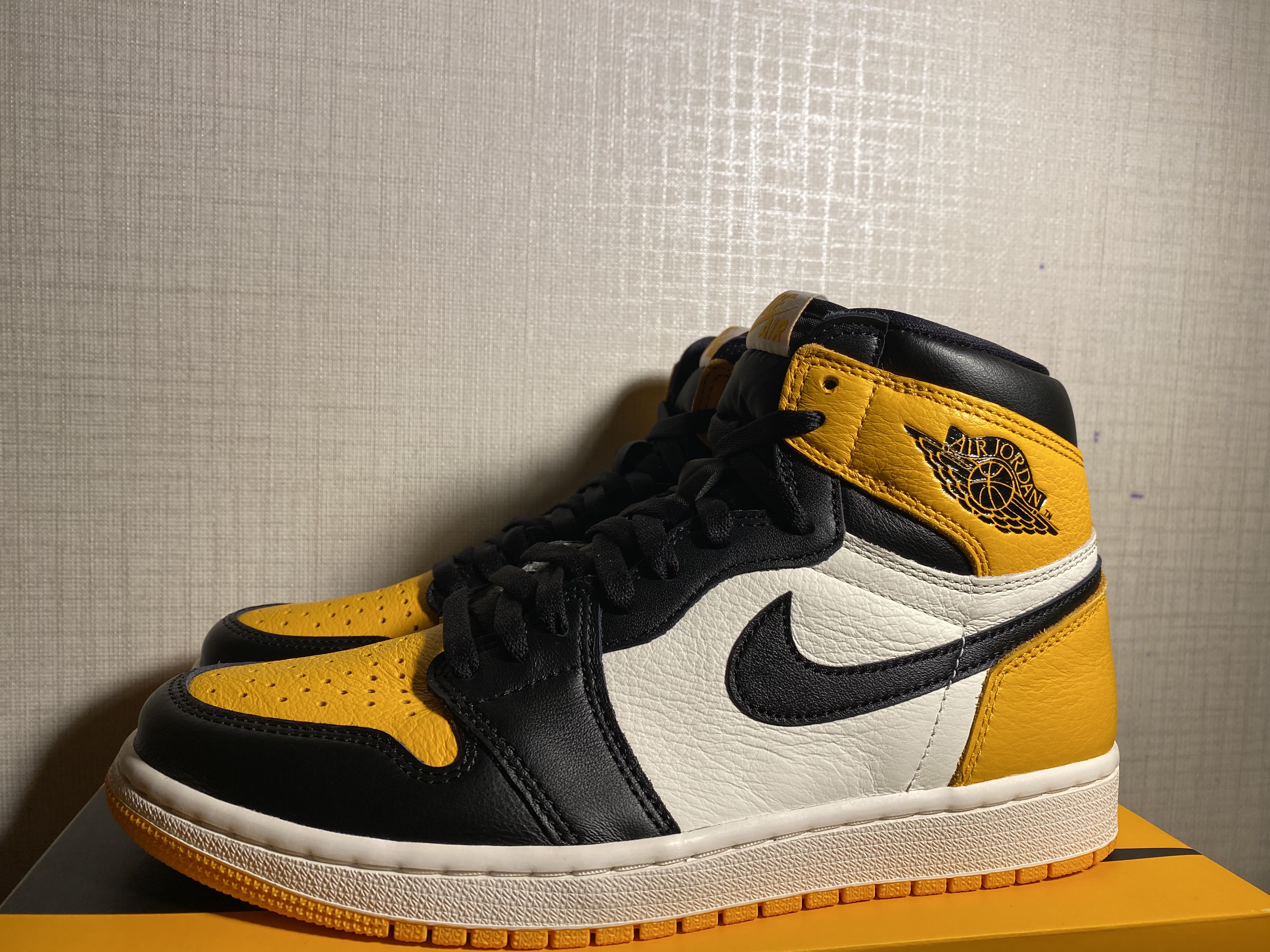 Jordan 1 Retro High OG Taxi 착용 스타일 - 1