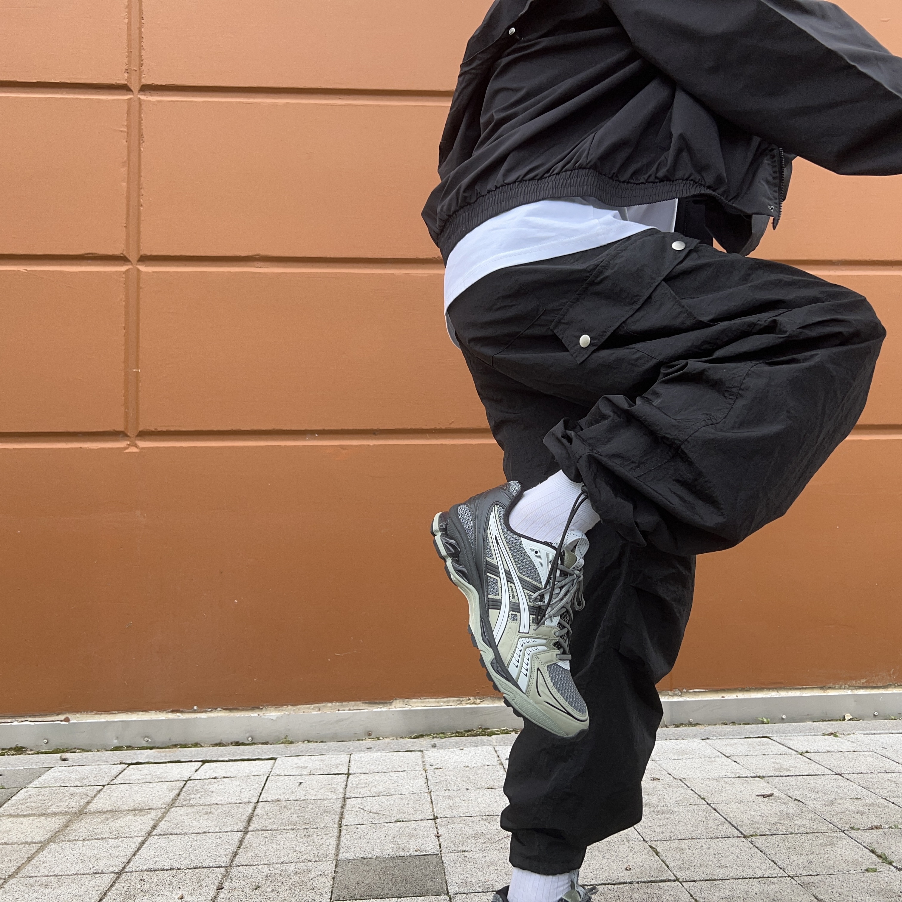 Asics UB1-S Gel-Kayano 14 Piedmont Grey 착용 스타일 - 5