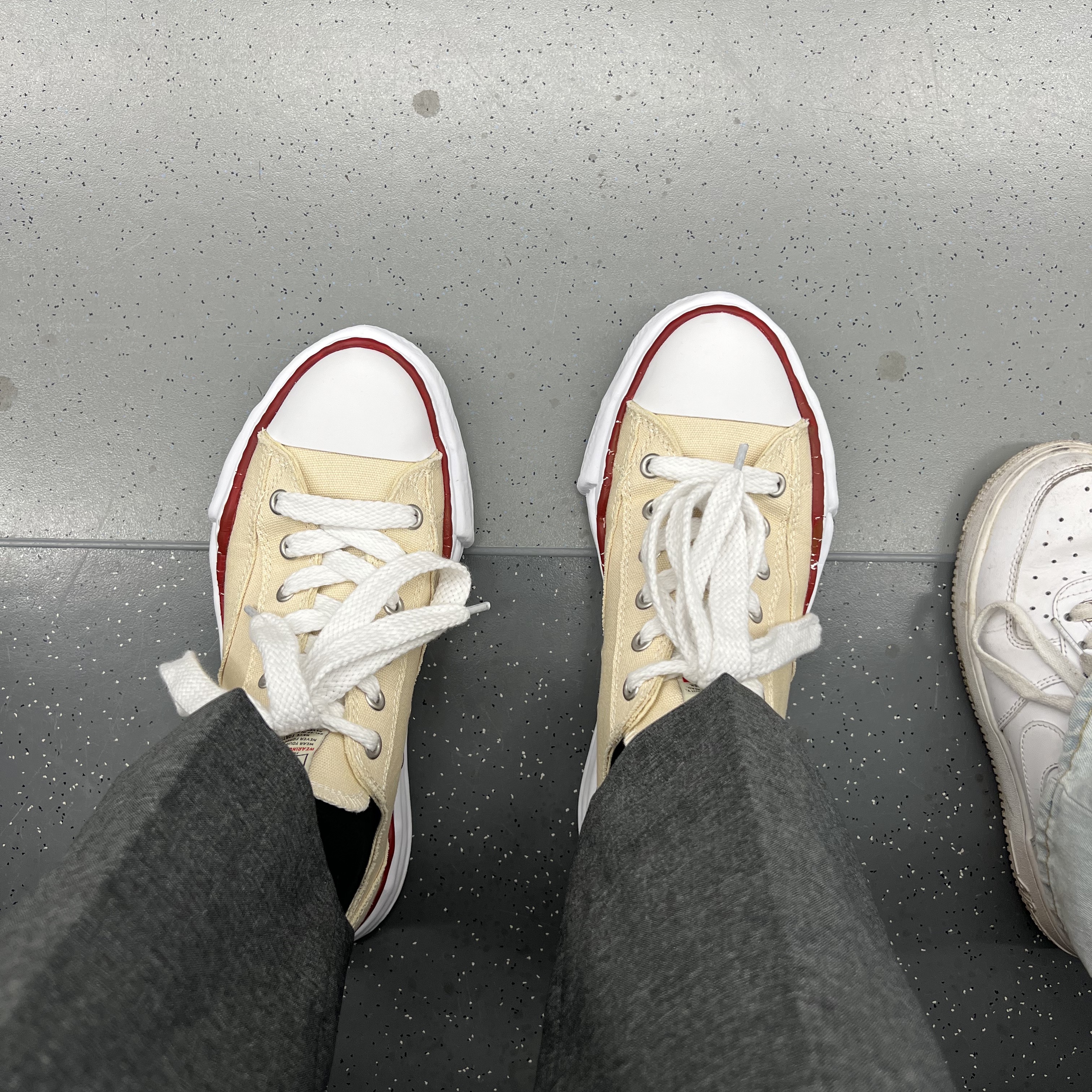 Maison Mihara Yasuhiro Peterson OG Sole Canvas Low-top Sneakers Natural 착용 스타일