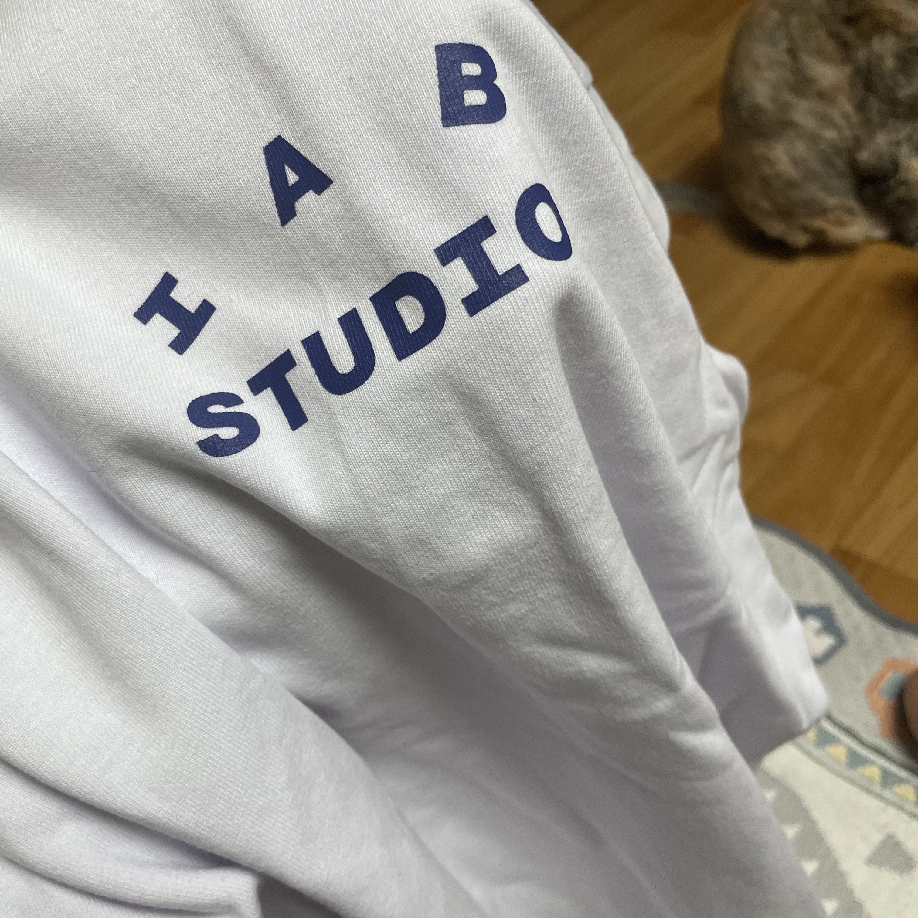 IAB Studio T-Shirt White Navy - 22FW 착용 스타일 - 1