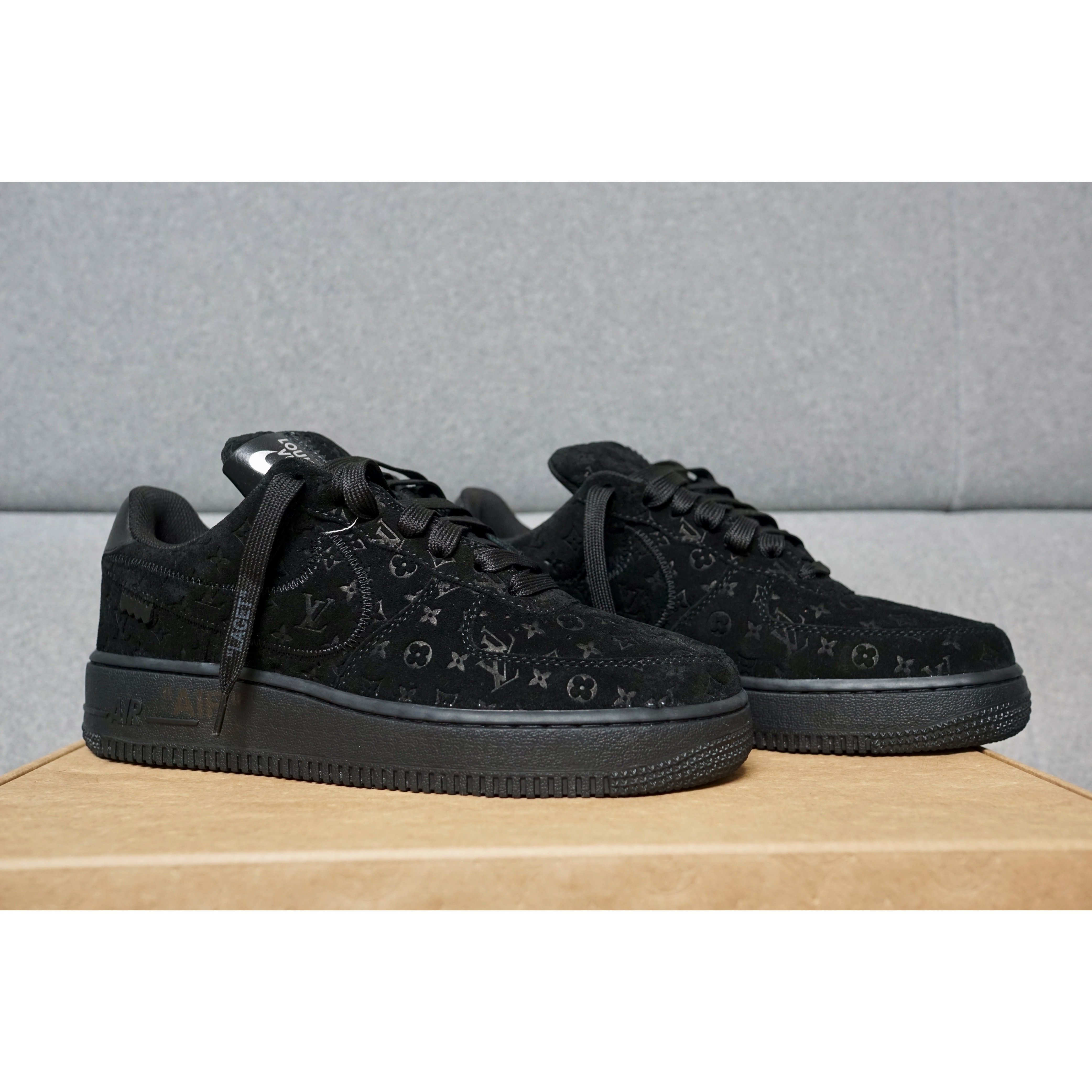 Louis Vuitton x Nike Air Force 1 Low by Virgil Abloh Black 착용 스타일 - 1
