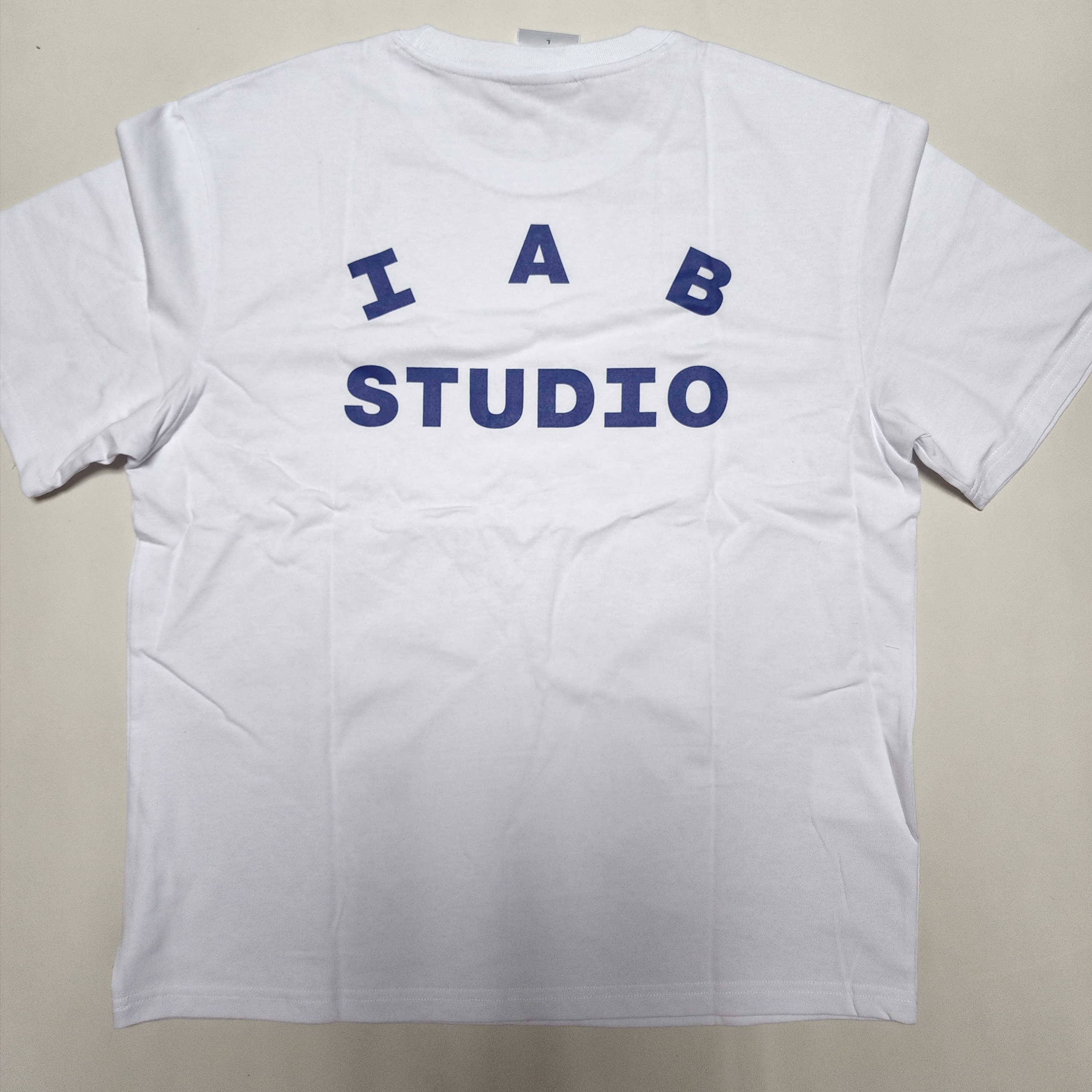 IAB Studio T-Shirt White Navy - 22FW 착용 스타일 - 2
