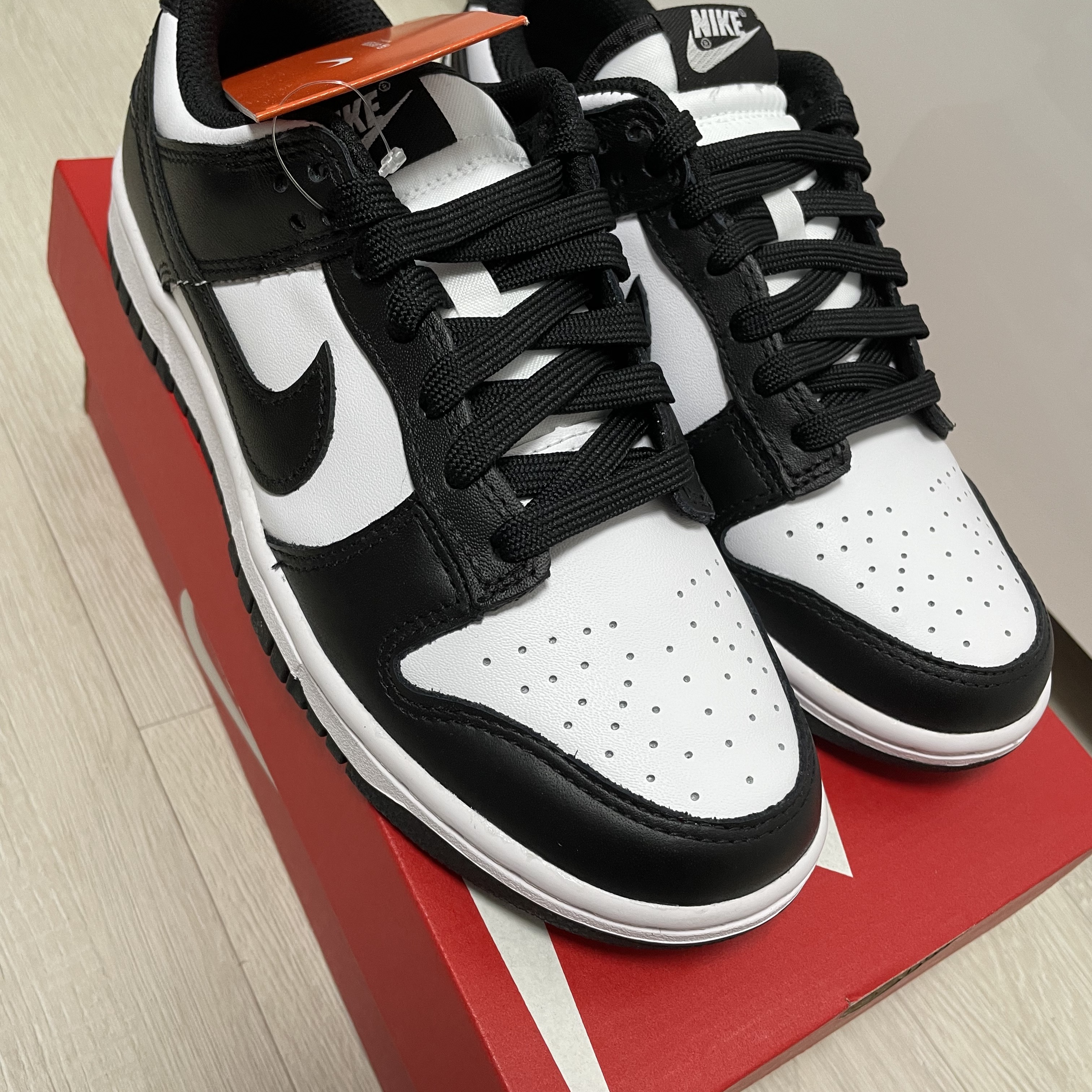 (W) Nike Dunk Low Black 착용 스타일