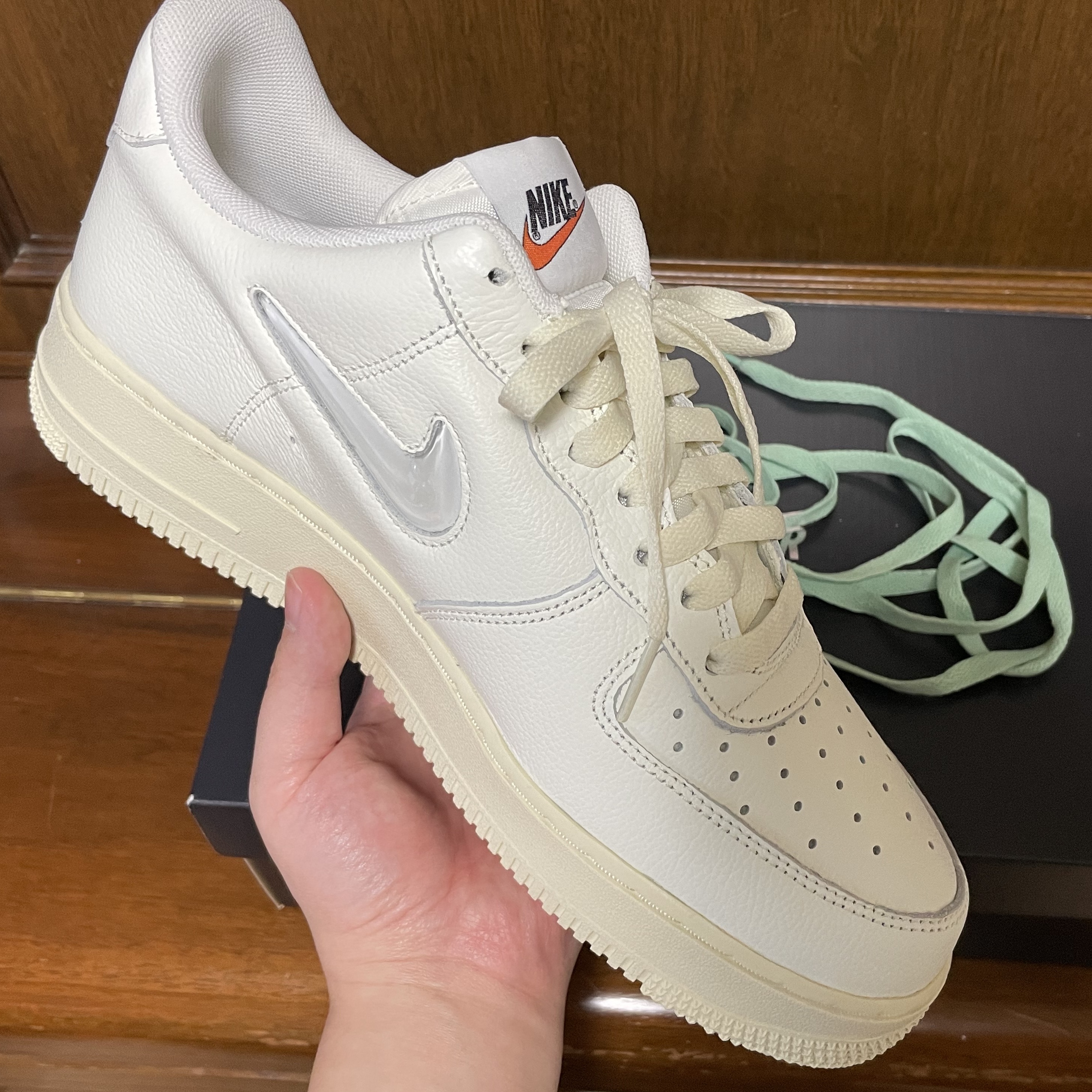 Nike Air Force 1 '07 PRM Vintage Sail 착용 스타일 - 5