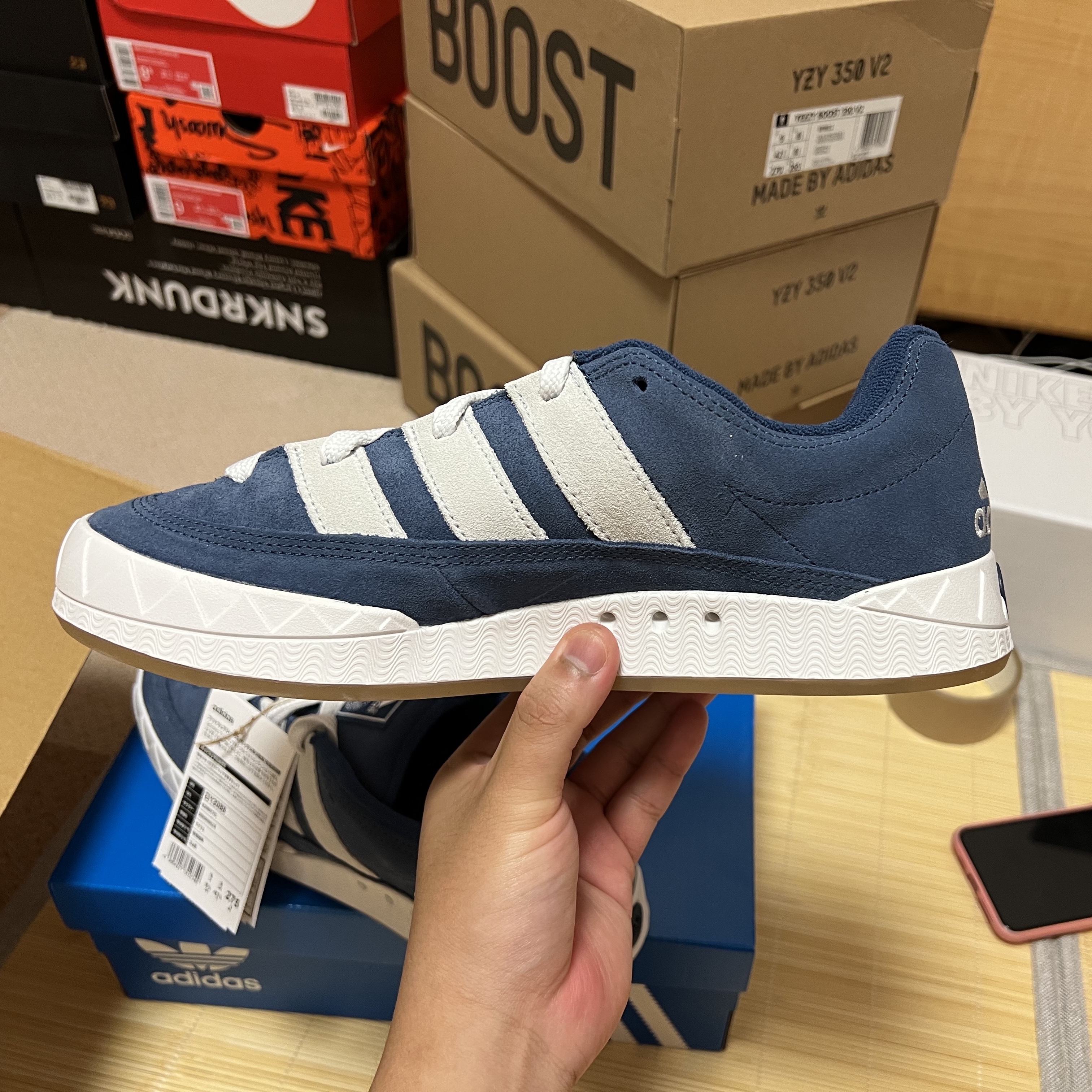 Adidas Adimatic Night Marin 착용 스타일