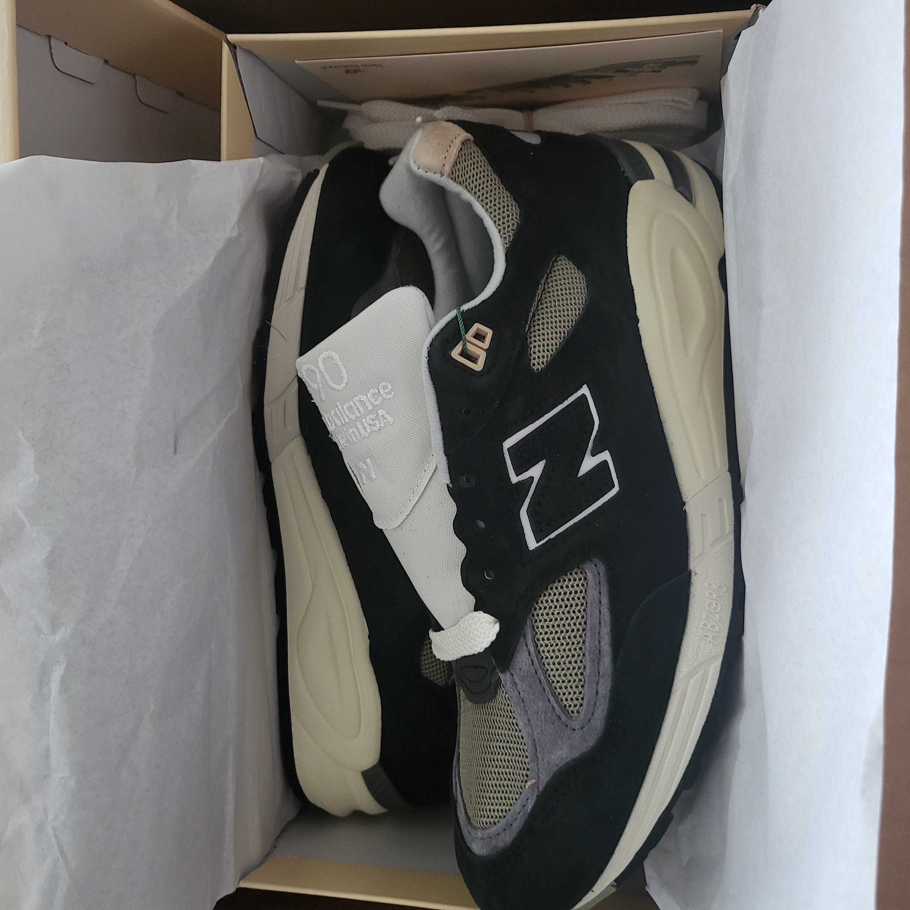 New Balance 990v2 Made in USA Black True camo 착용 스타일 - 1
