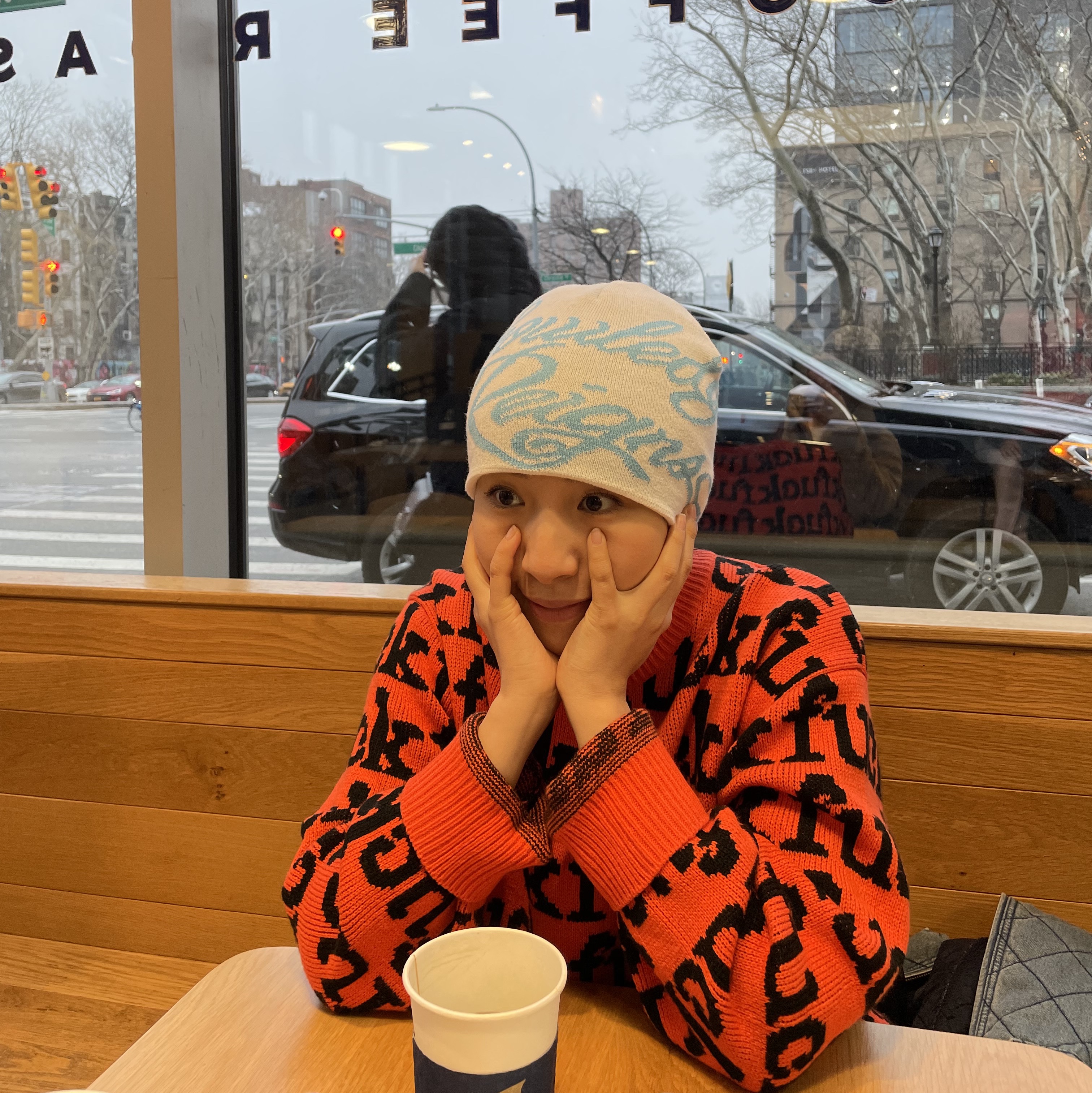 Supreme Fuck Sweater Orange - 22SS, Supreme Knowledge Reigns Beanie Black- 22SS 착용 스타일 - 3